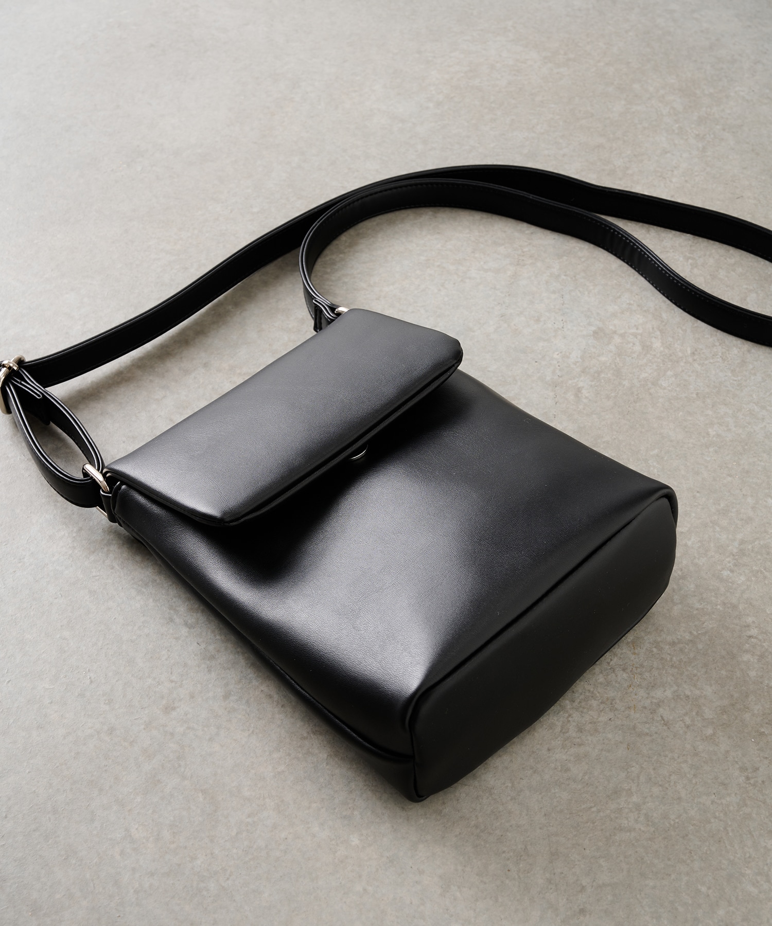 LEATHER SHOULDER MINI BAG