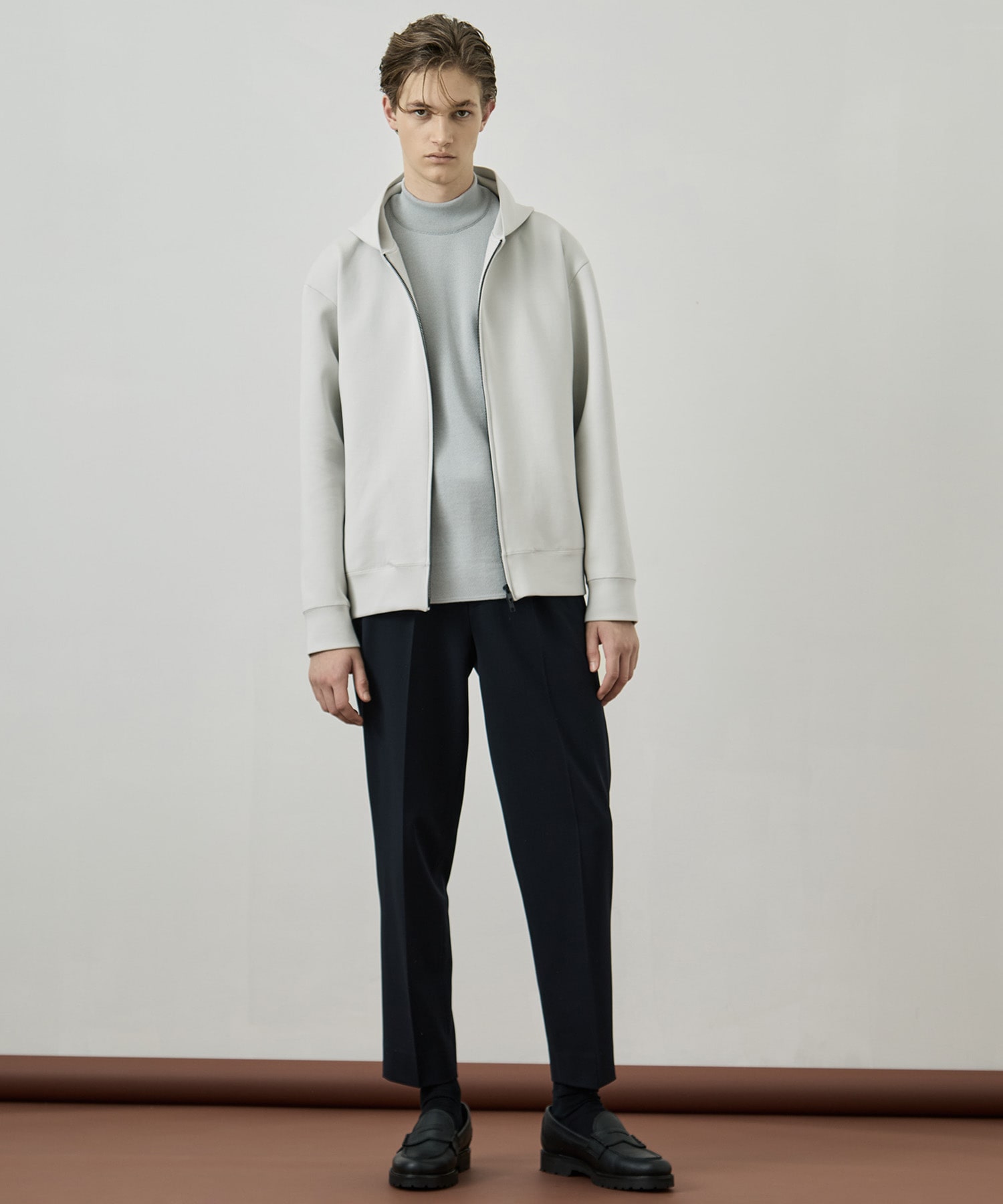 COMPACT AIR ダンボールZIPパーカー