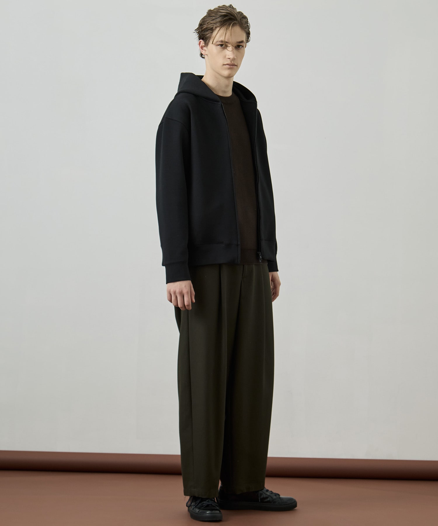 COMPACT AIR ダンボールZIPパーカー