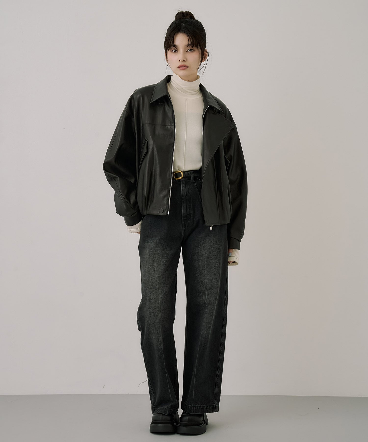 コクーンレザーボンバージャケット