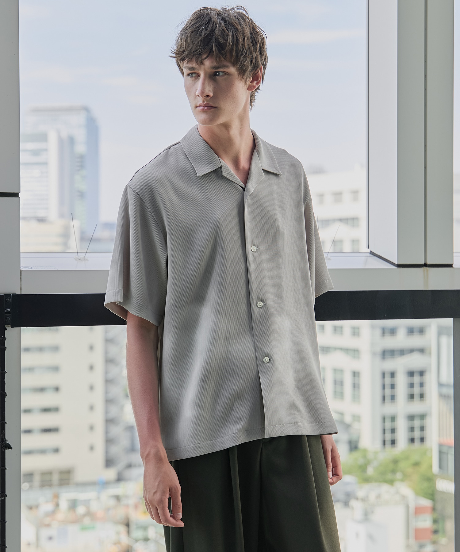 〈残りわずか｜再入荷なし〉COLD DRY GRADATION PLEATS オープンカラーシャツ