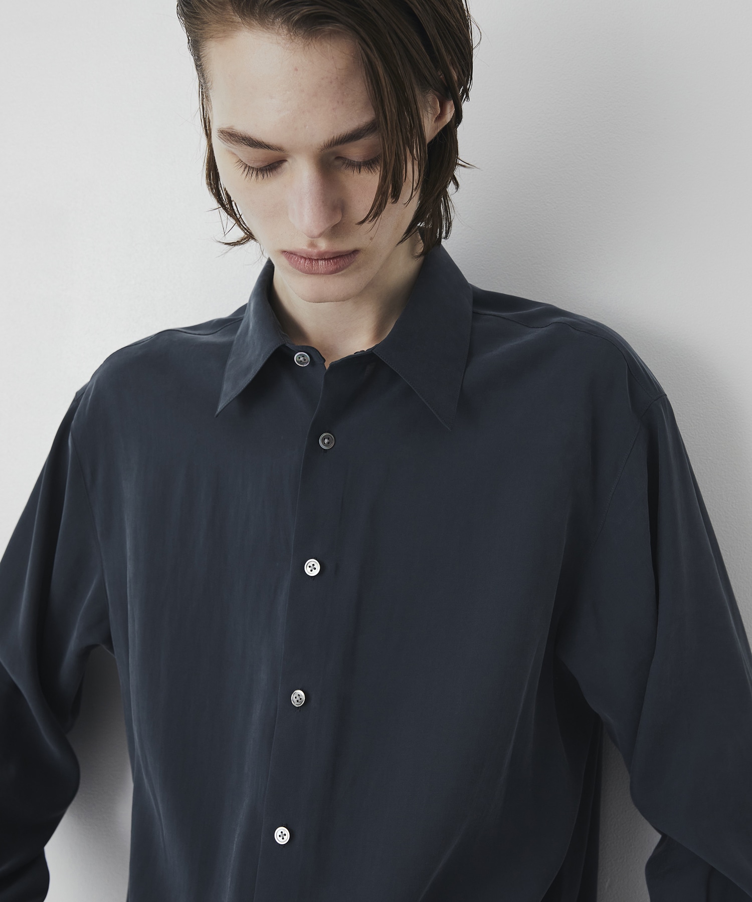 〈WEB限定〉フィブリルレーヨン リラックスシャツ