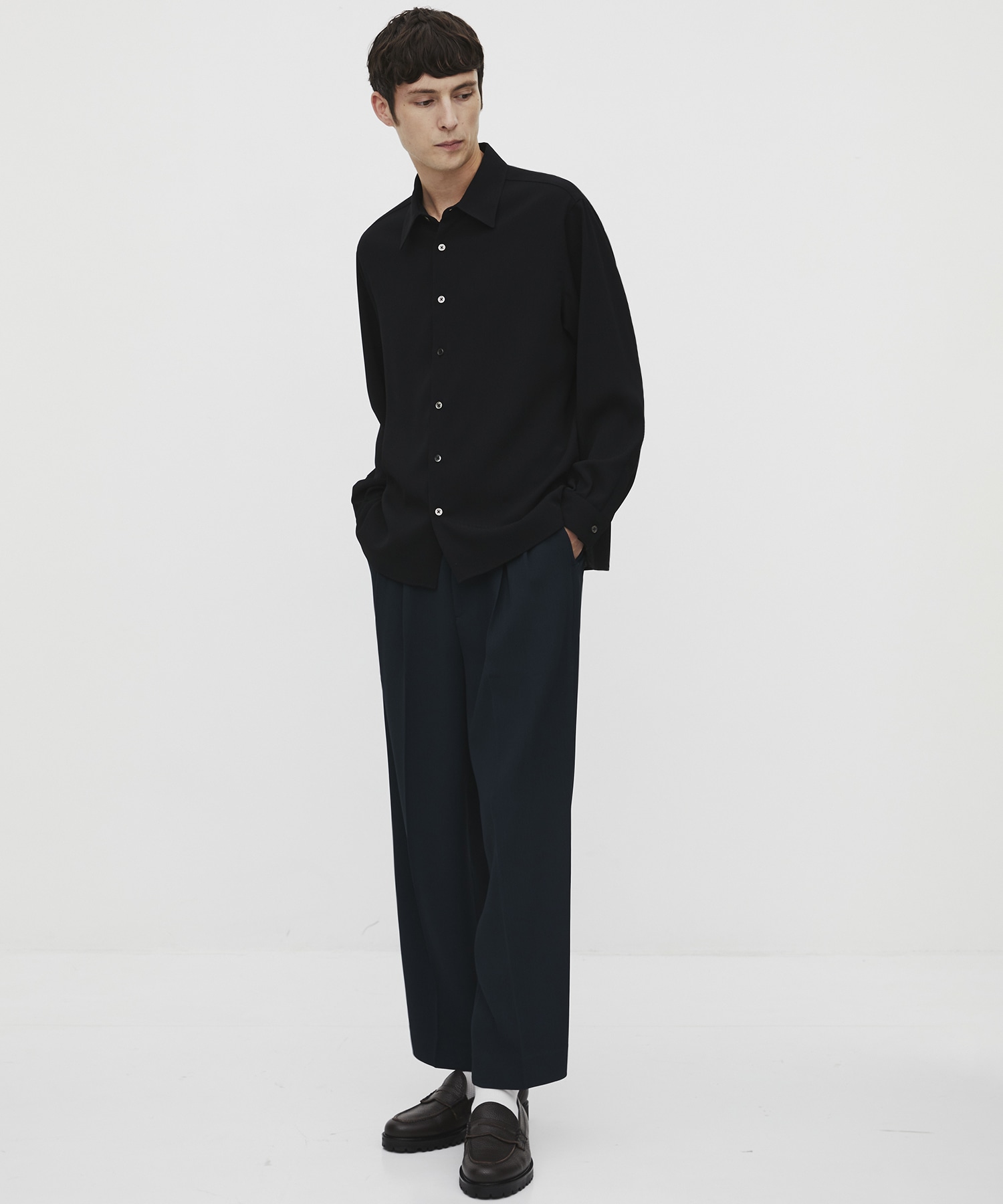 〈残りわずか|再入荷なし〉COLD DRY PLEATS レギュラーカラーシャツ