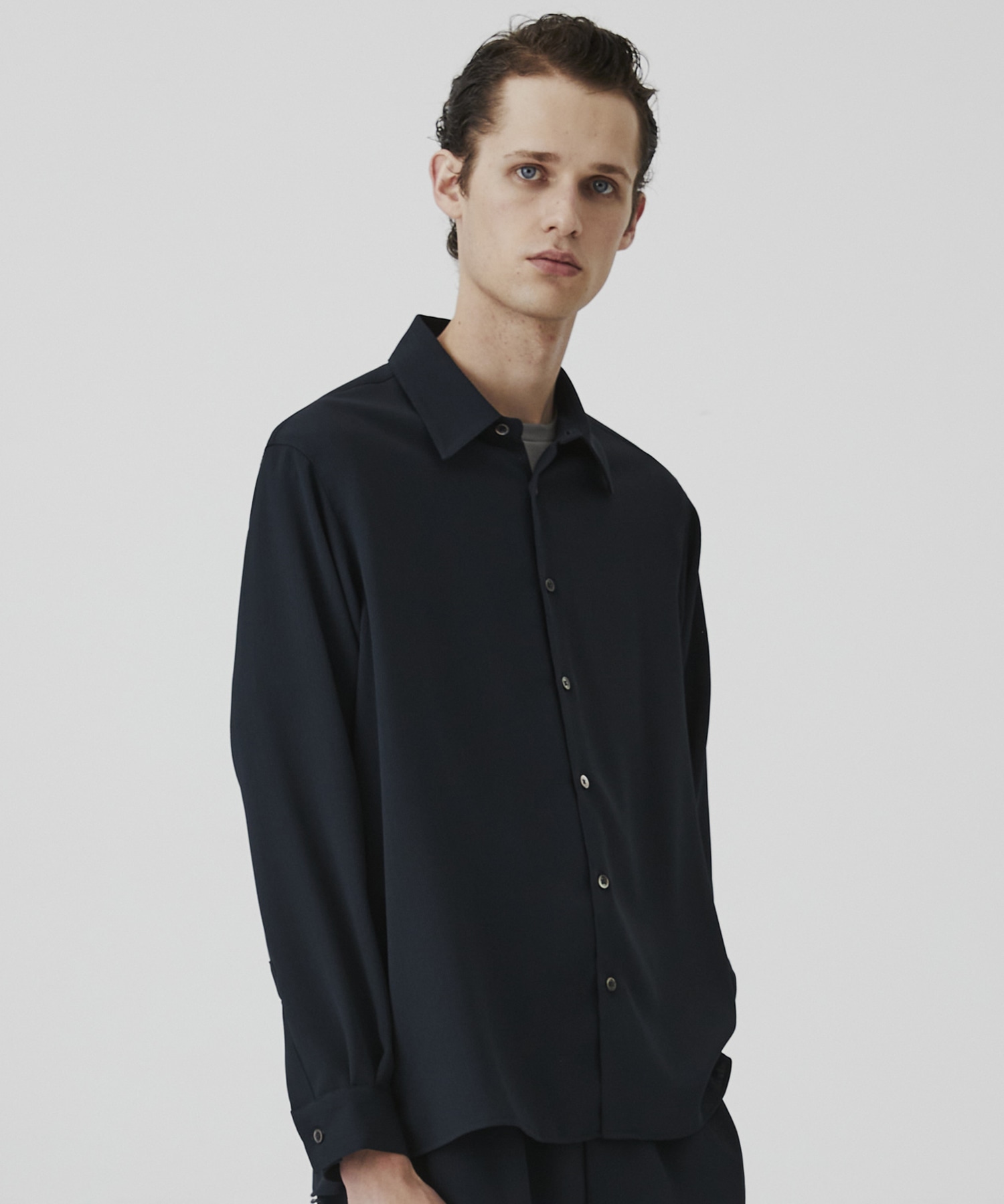 〈残りわずか｜再入荷なし〉COLD DRY PLEATS レギュラーカラーシャツ