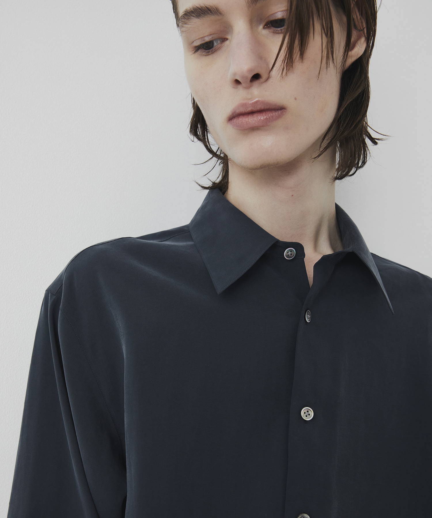 〈WEB限定〉フィブリルレーヨン リラックスシャツ