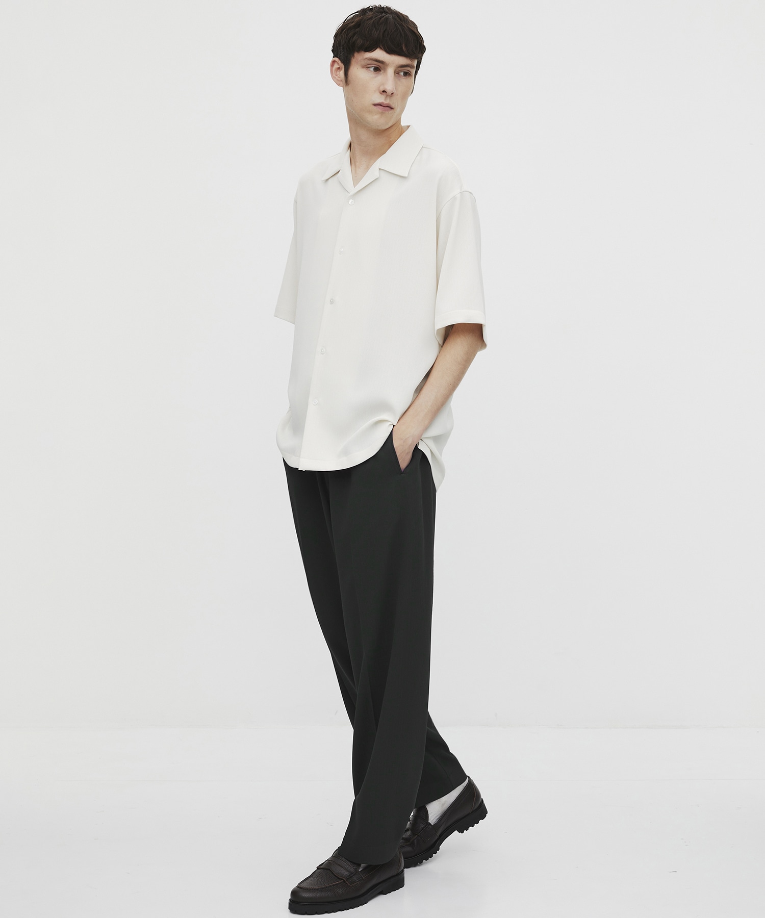 COLD DRY PLEATS シームレスイージーパンツ