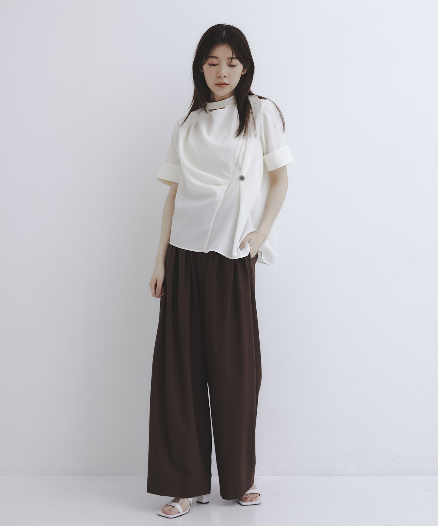 〈サイズ2残りわずか〉Super140s Summer Wool Relax Trousers