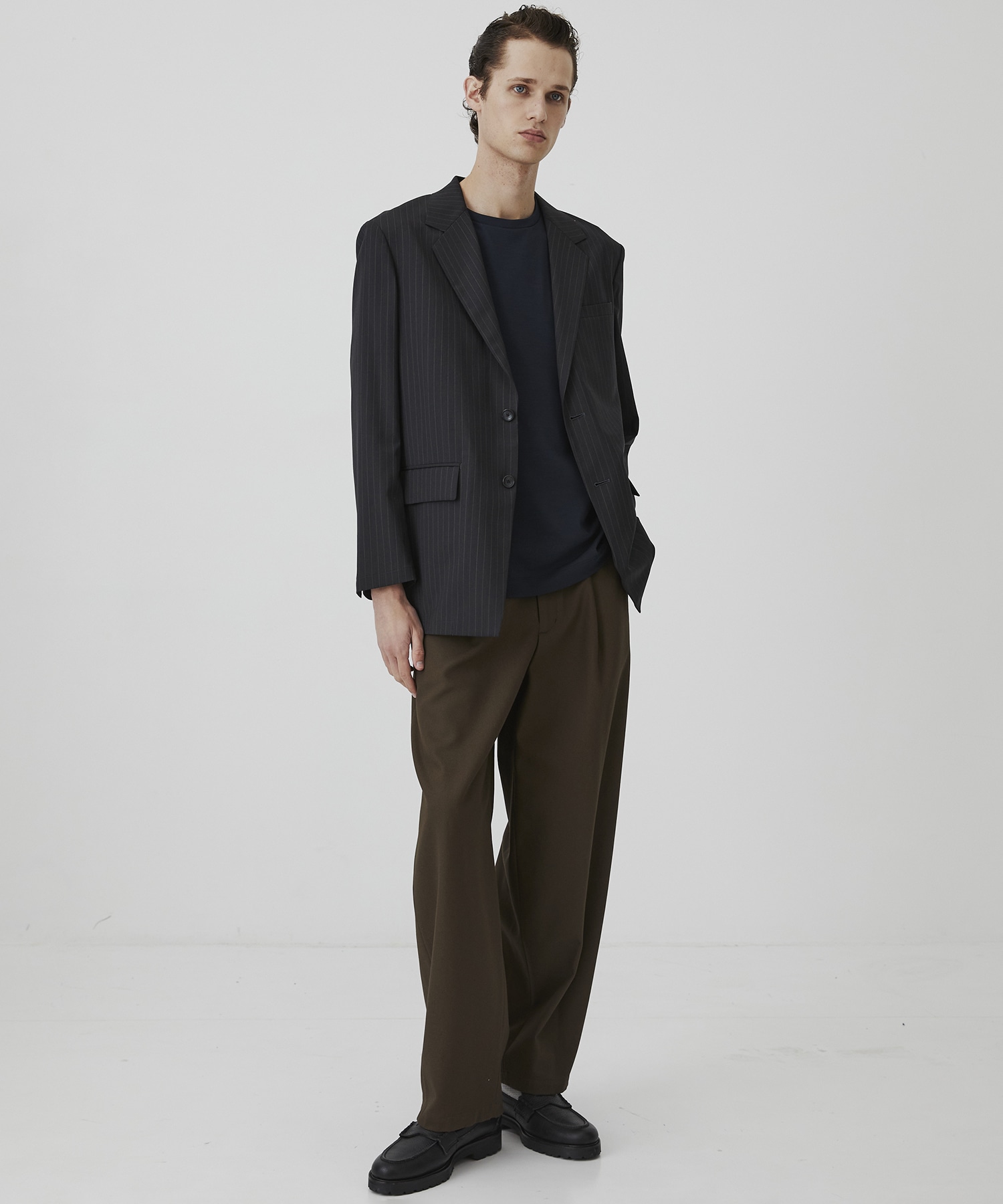 〈再入荷なし〉ハイツイスト バレルチノパンツ