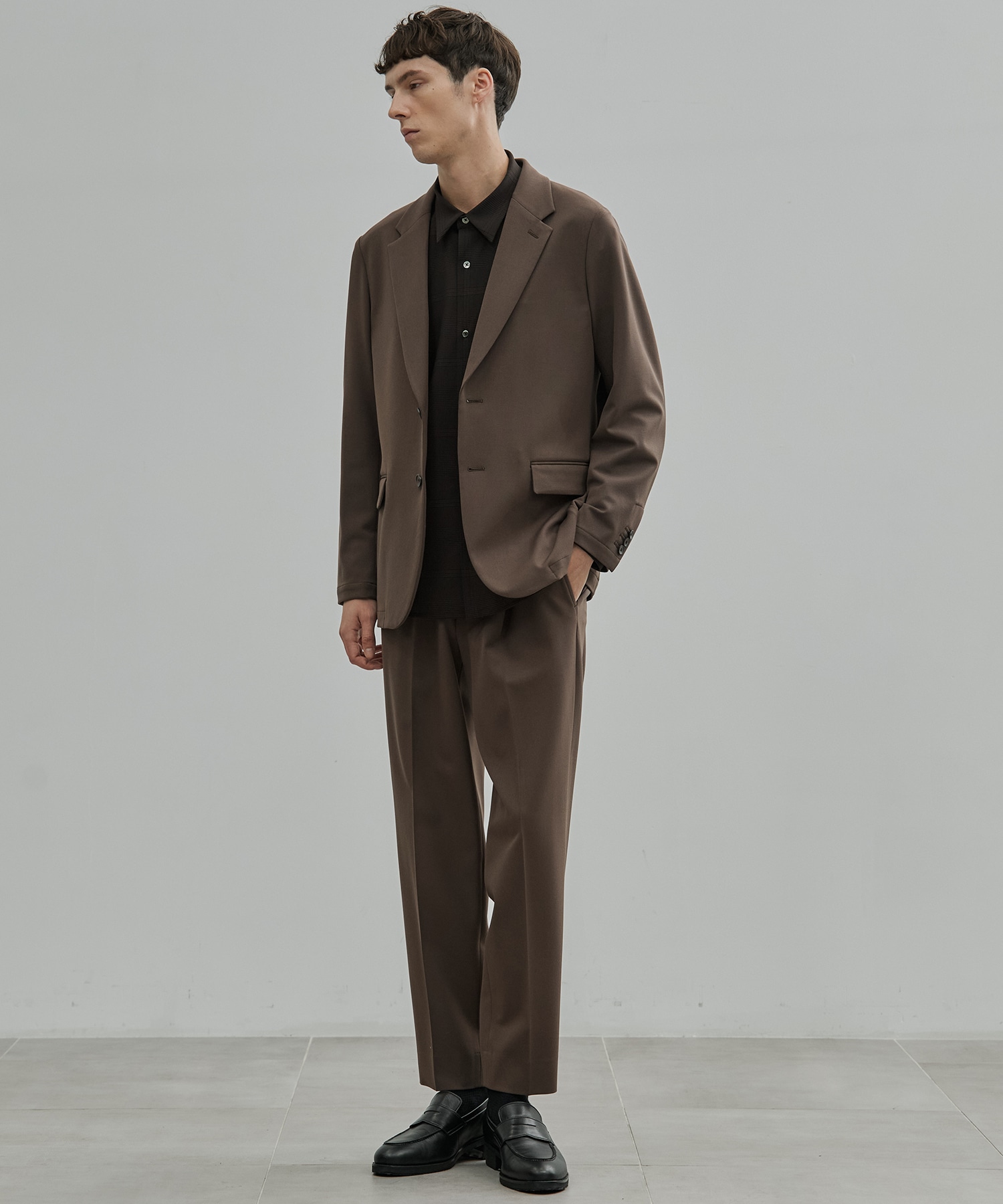 アウトラスト キープクリース 1タック ストレートパンツ