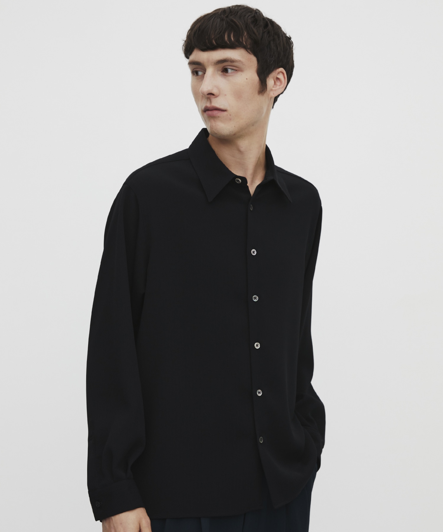 〈残りわずか|再入荷なし〉COLD DRY PLEATS レギュラーカラーシャツ