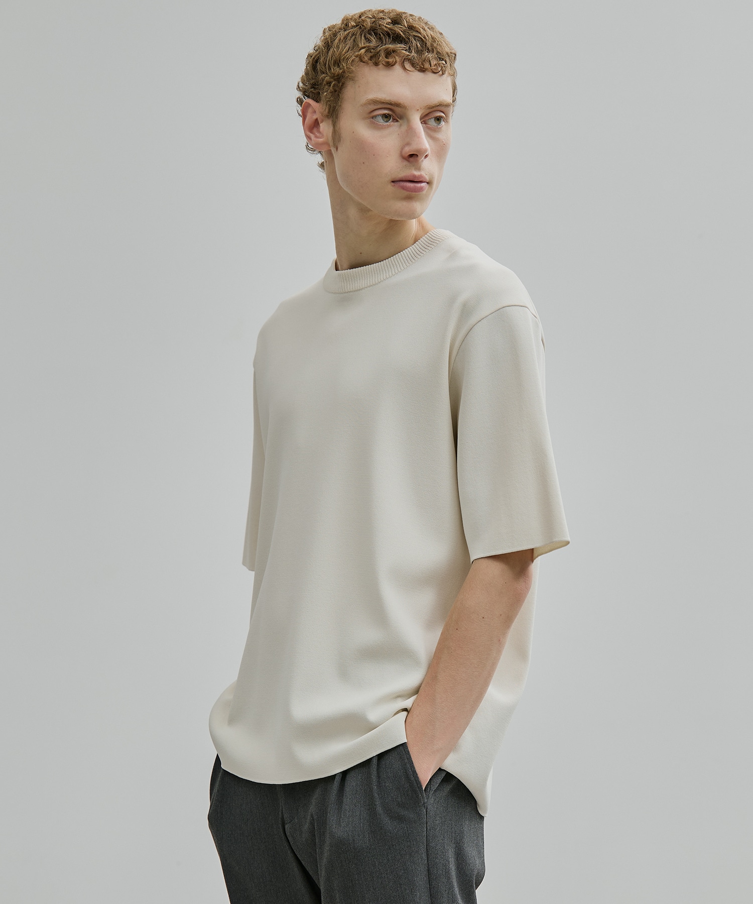 OFF WHITE