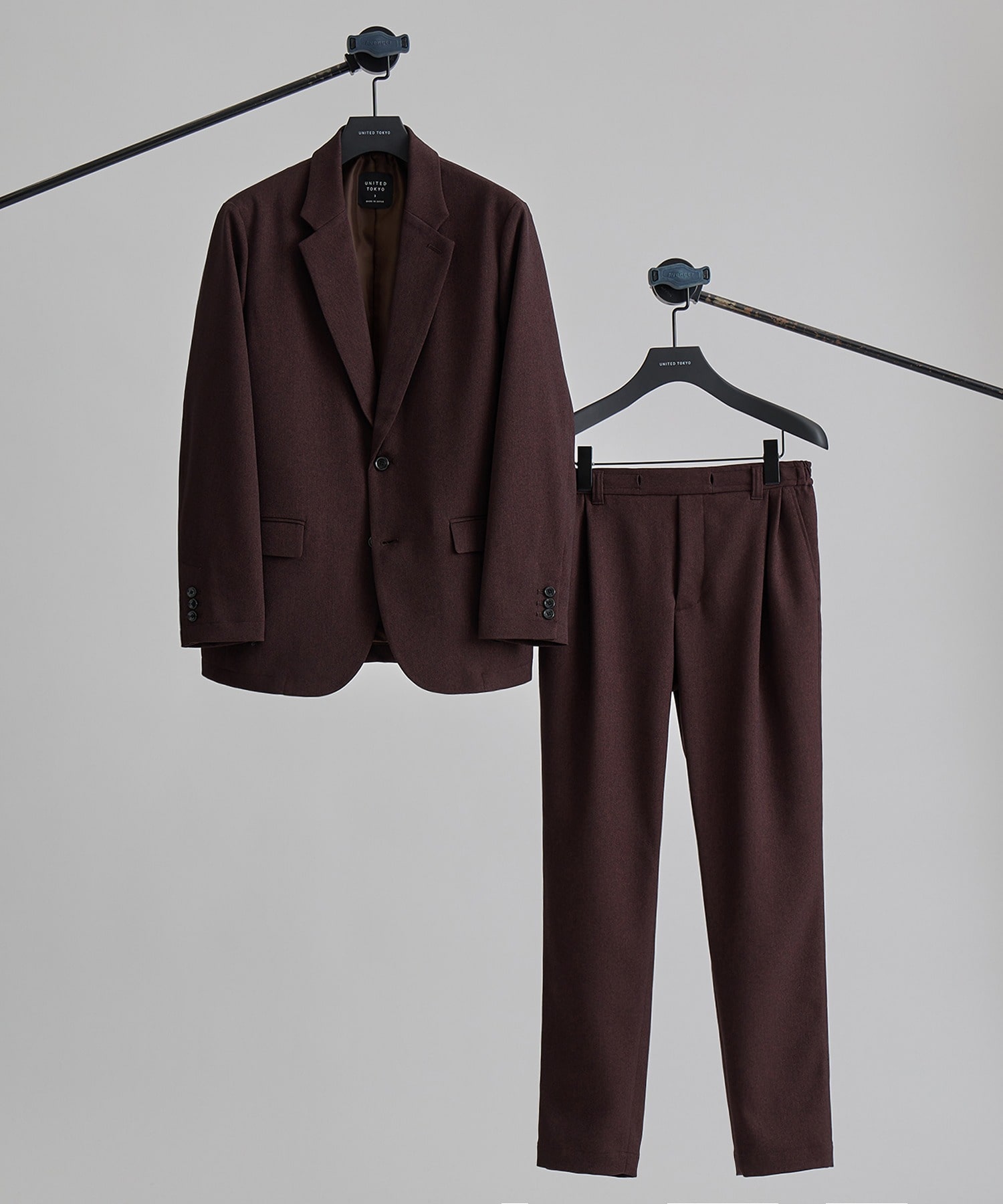 DARK BROWN