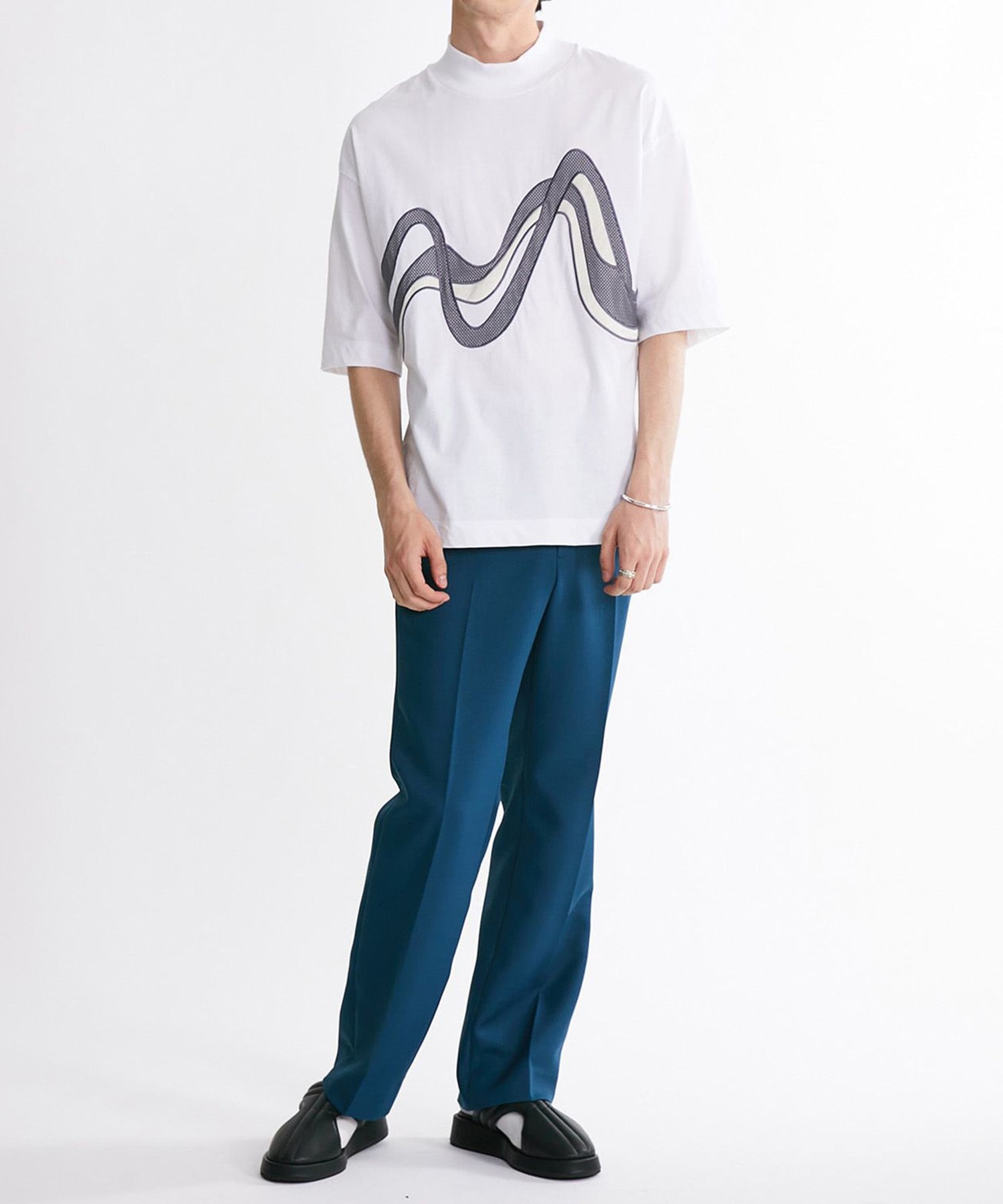 ウェーブグラフィックモックネックTEE