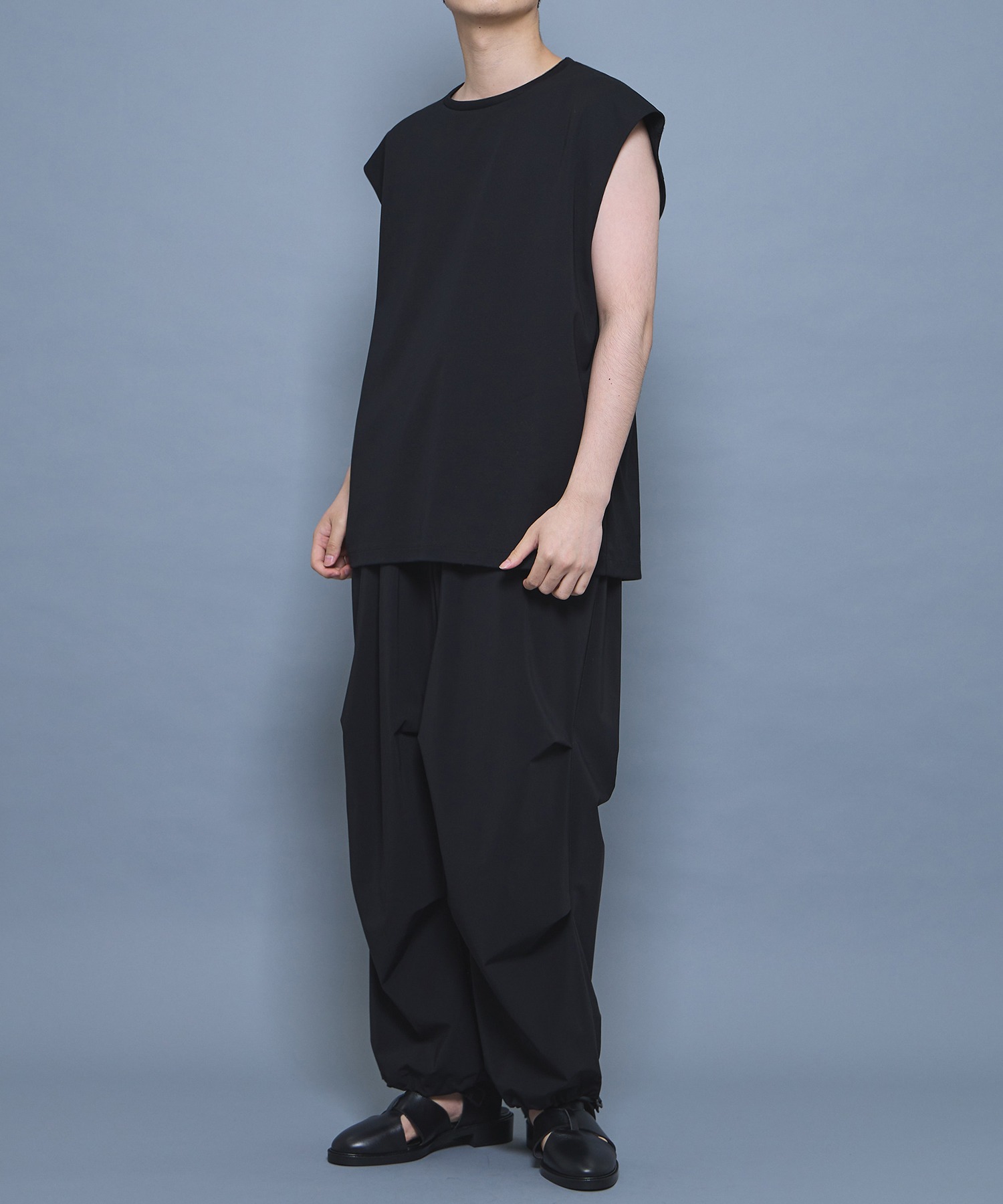 テクノラマノースリーブTシャツ