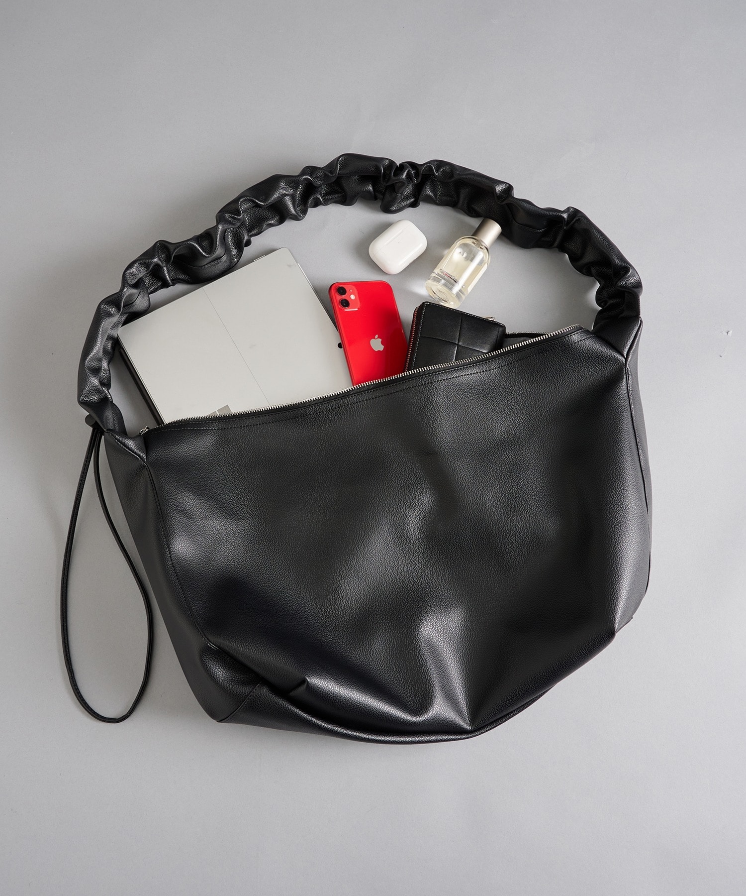 LEATHER SHOULDER BAG