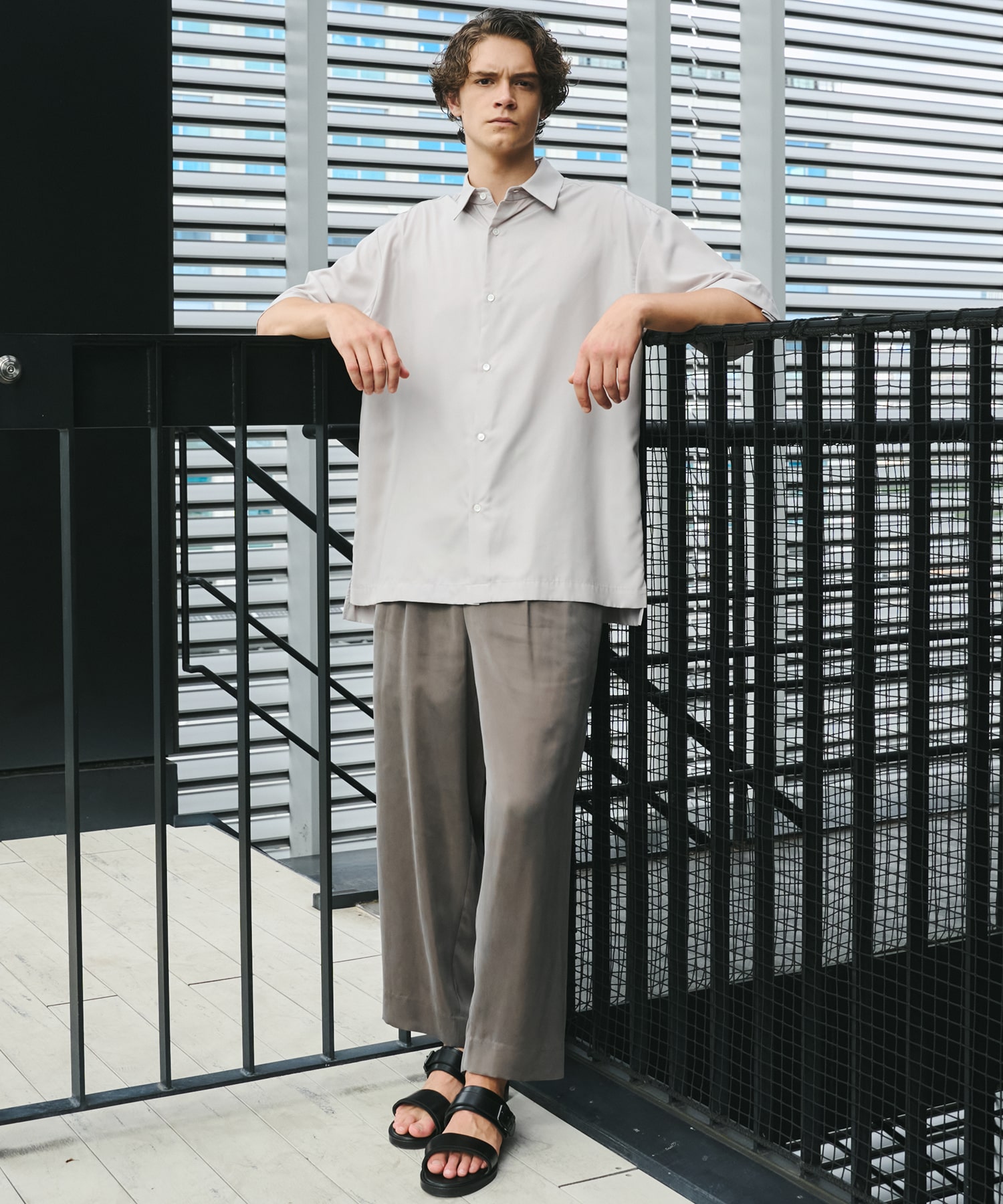 〈一部店舗限定〉DRY RAYON  ショートスリーブシャツ