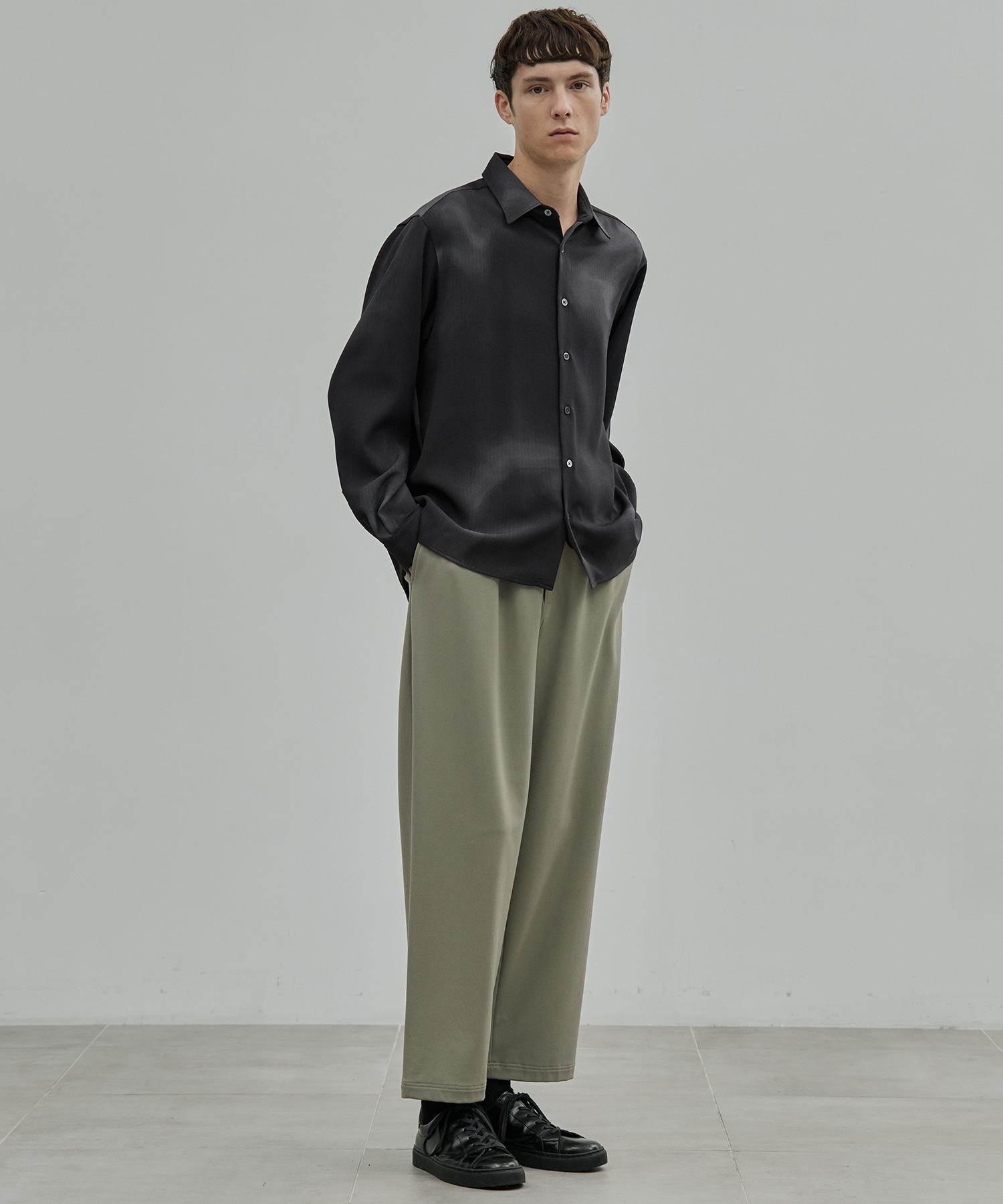 〈新発売〉COLD DRY GRADATION PLEATS ロングスリーブシャツ