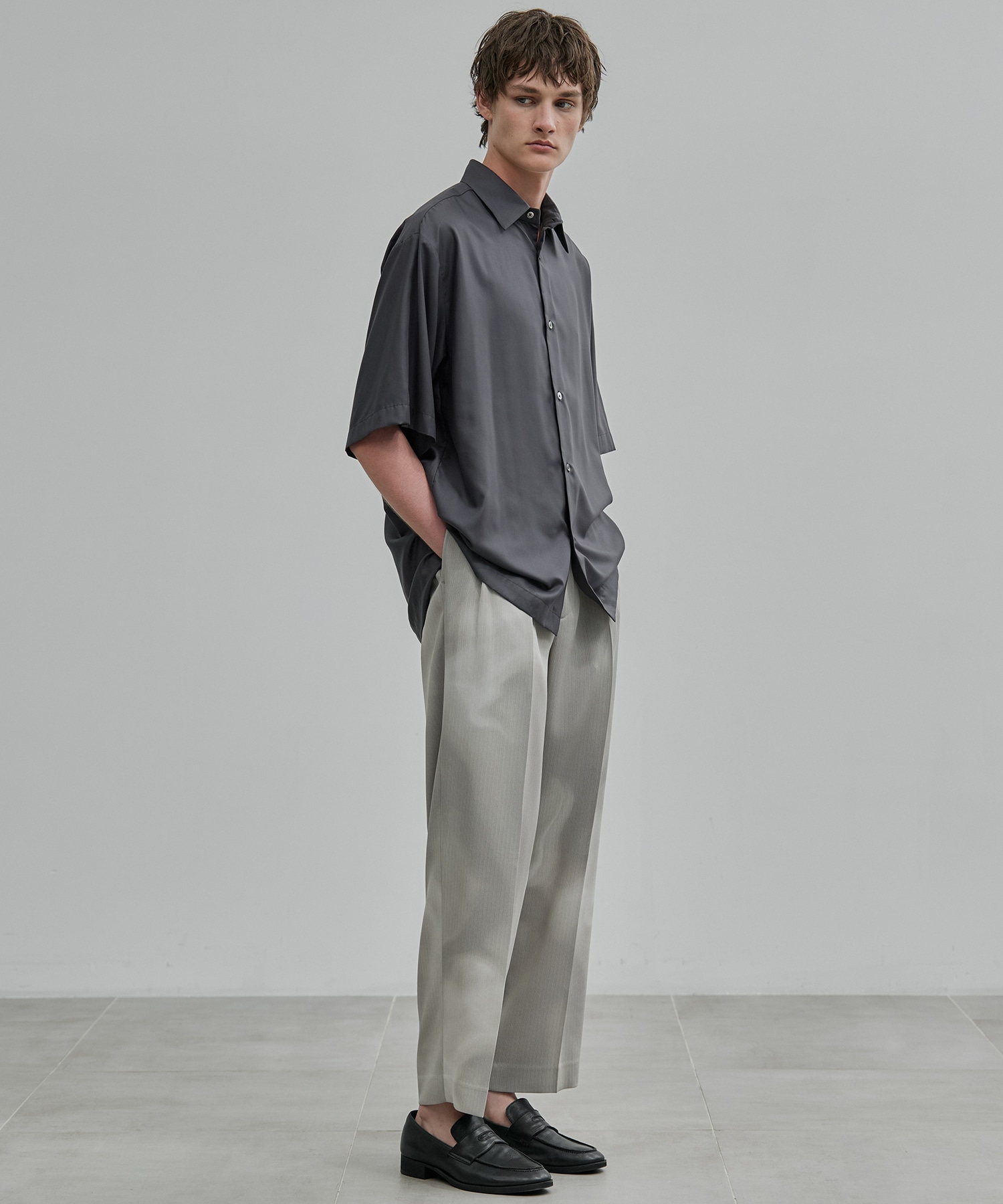 〈新発売〉COLD DRY GRADATION PLEATS 2タックイージーパンツ