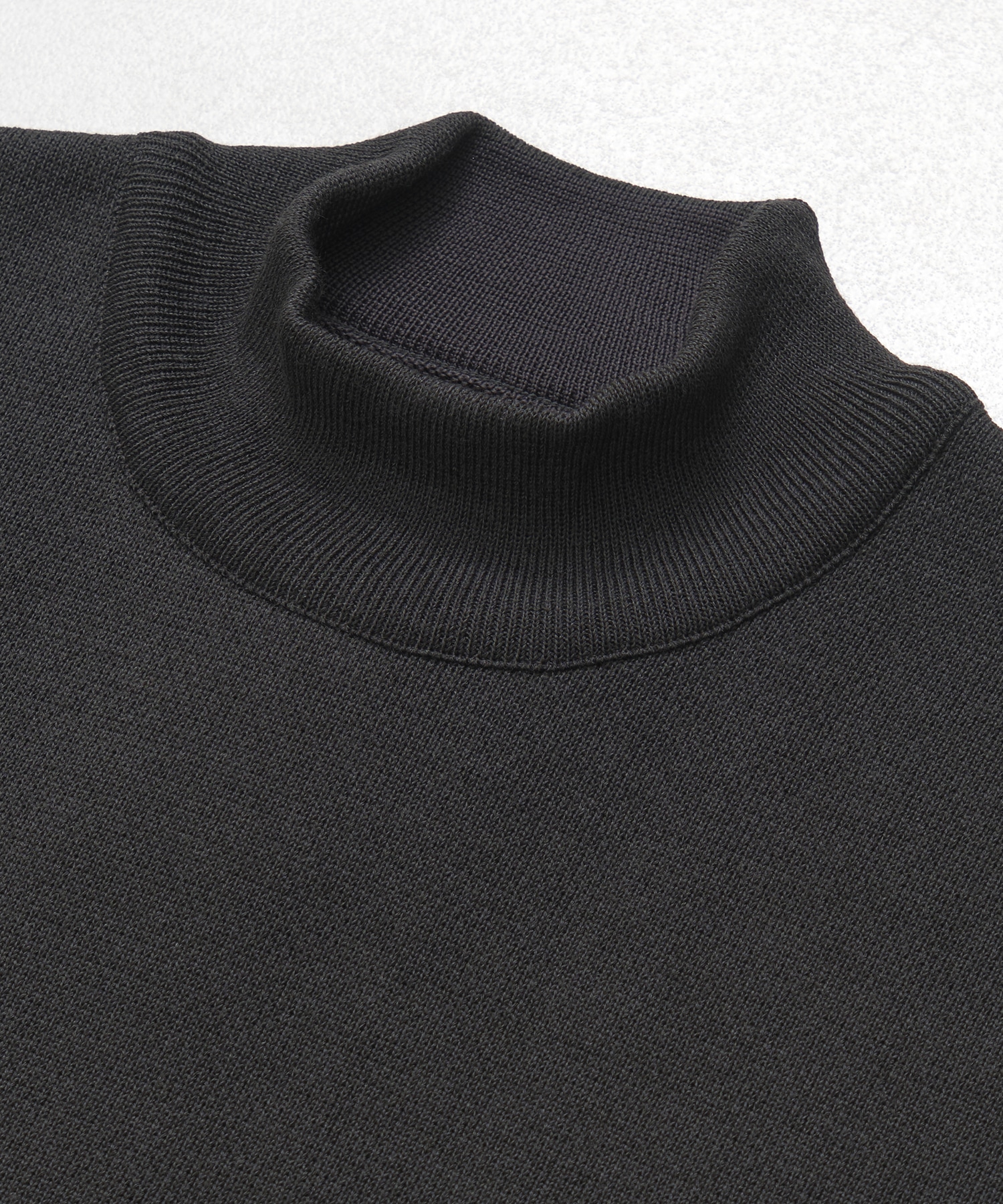 〈WEB限定〉SILVER WOOL MOCK NECK KNIT