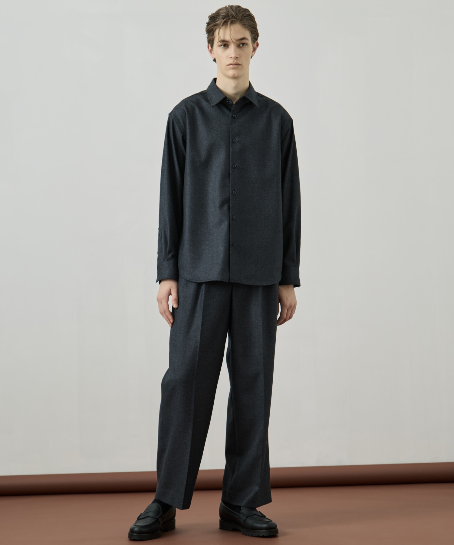 ウールフラノ 2タックストレートパンツ