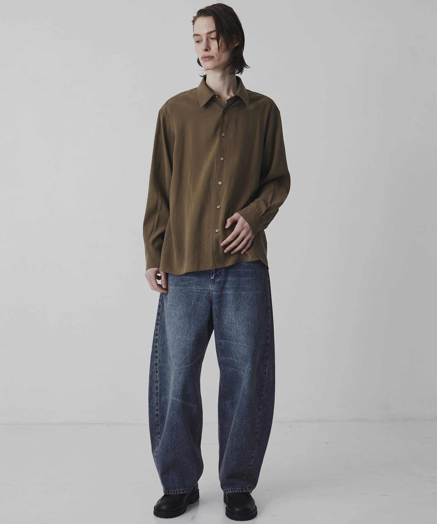 〈WEB限定〉フィブリルレーヨン リラックスシャツ