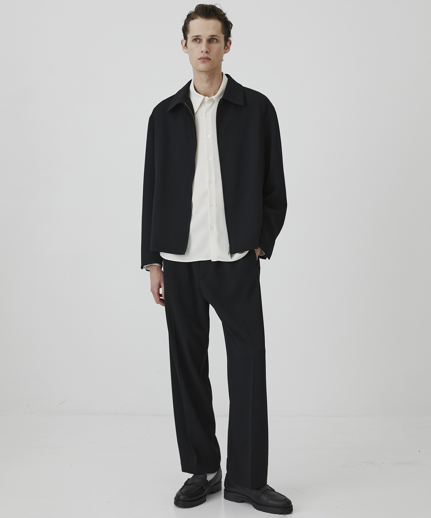 COLD DRY PLEATS シームレスイージーパンツ