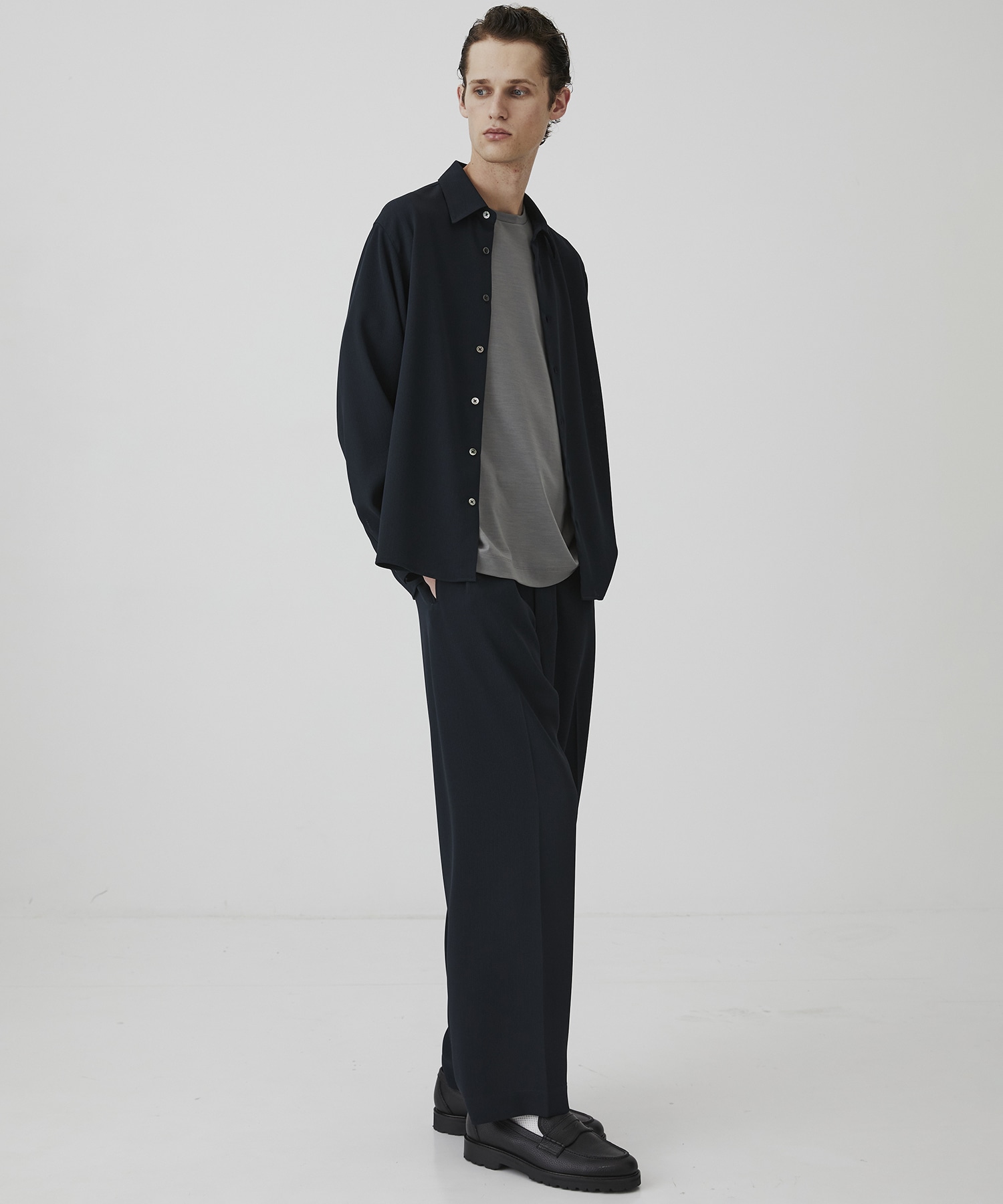 COLD DRY PLEATS シームレスイージーパンツ