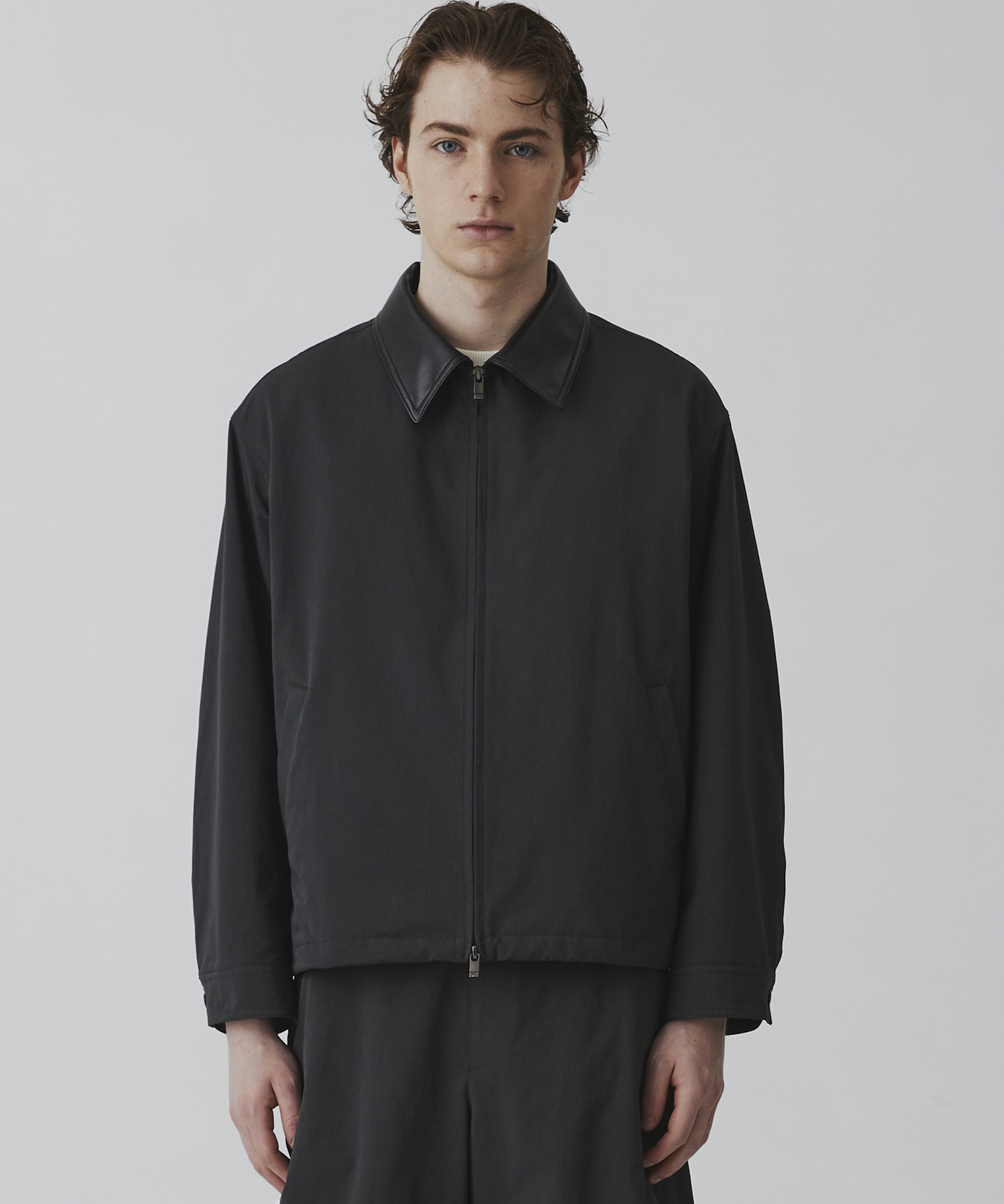 〈数量限定〉LIGHT DOLPHIN ジップブルゾン