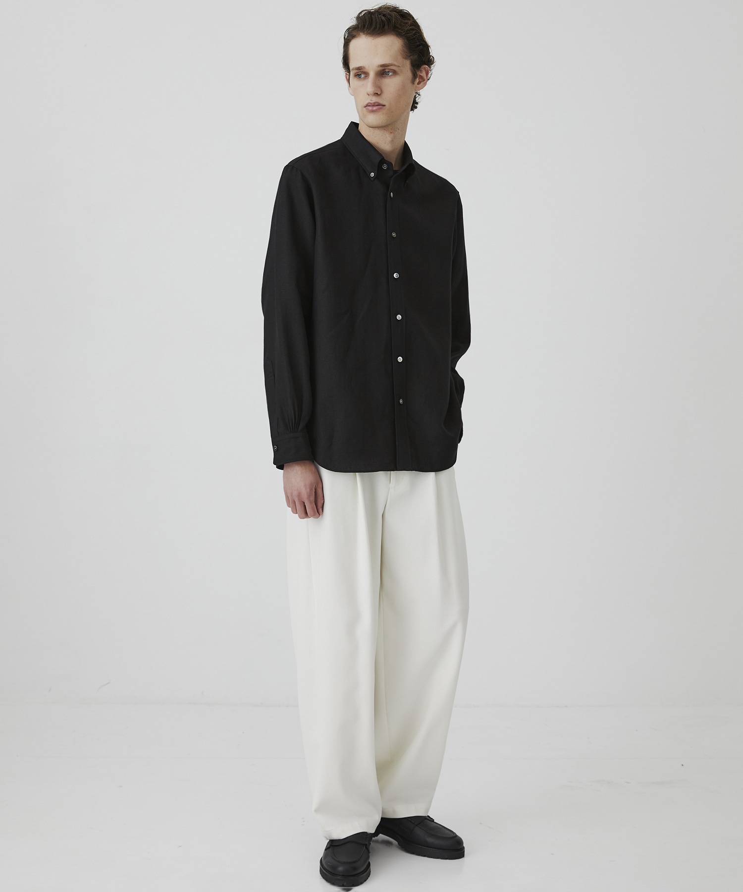 〈再入荷なし〉LINEN AMUNDSEN B.D SHIRT