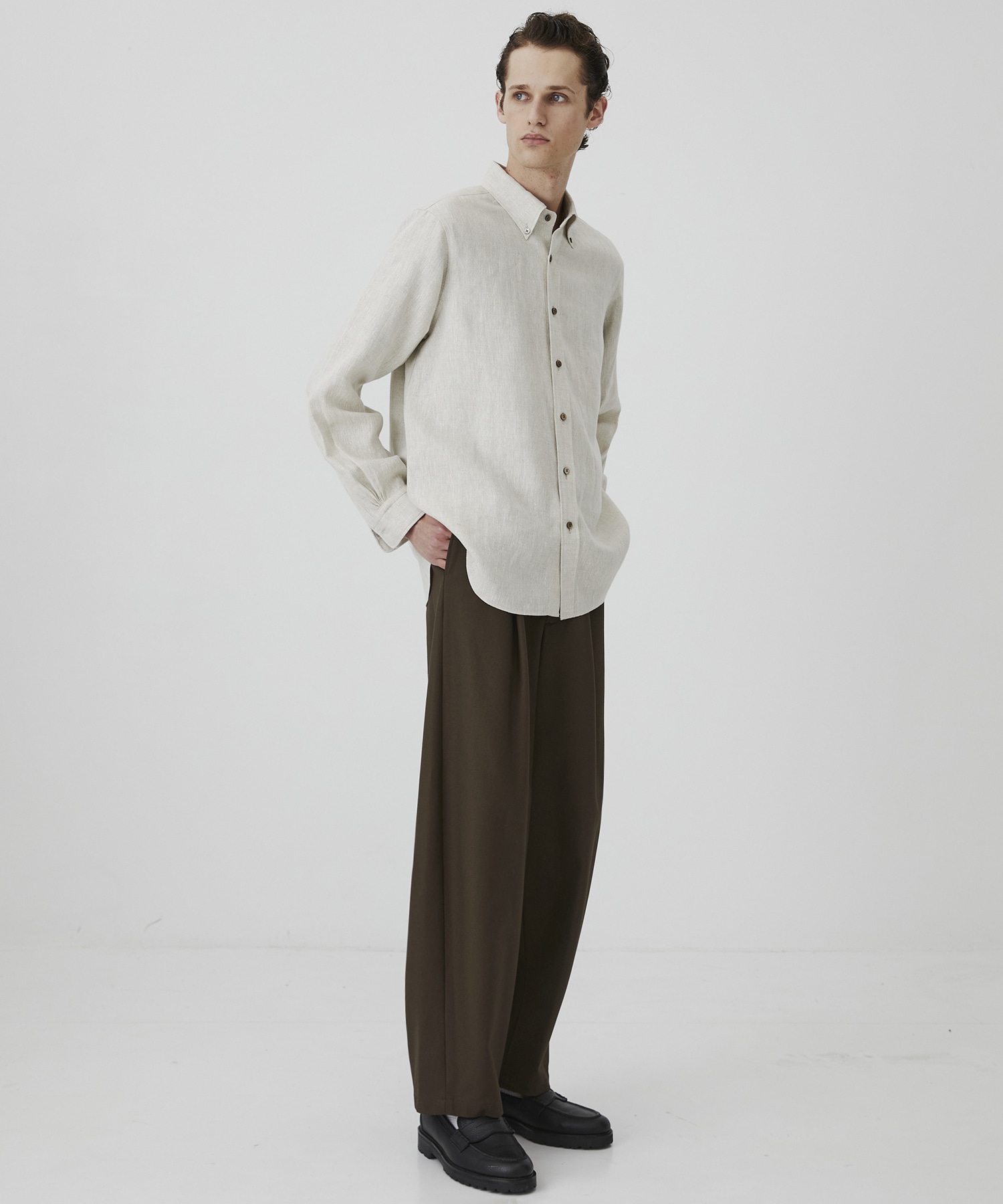 〈再入荷なし〉LINEN AMUNDSEN B.D SHIRT