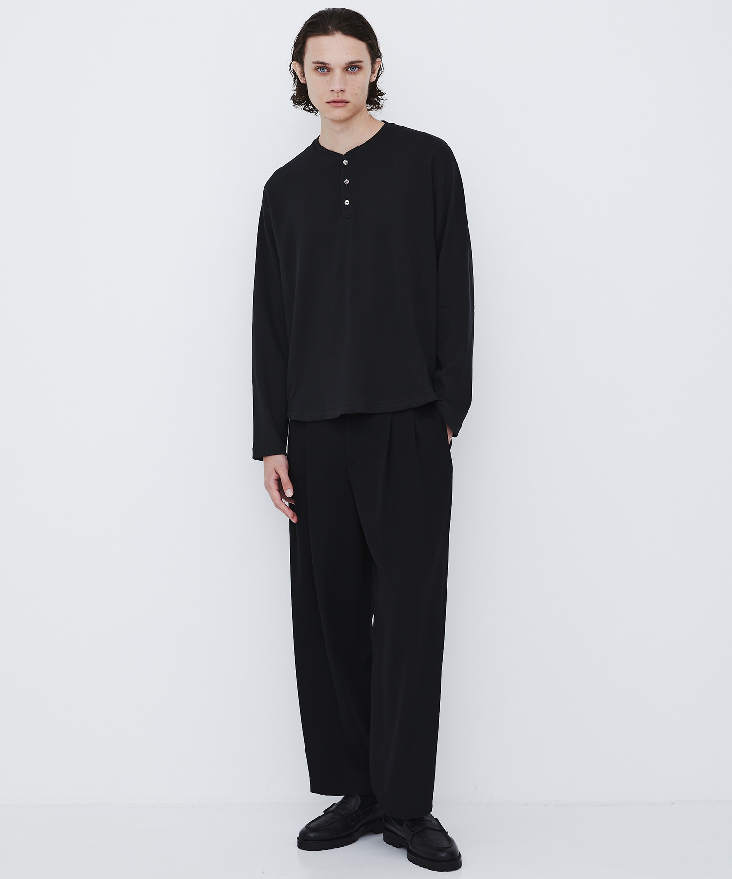 〈WEB先行販売〉超撥水 WOOL GABARDINE 2タックバレルパンツ