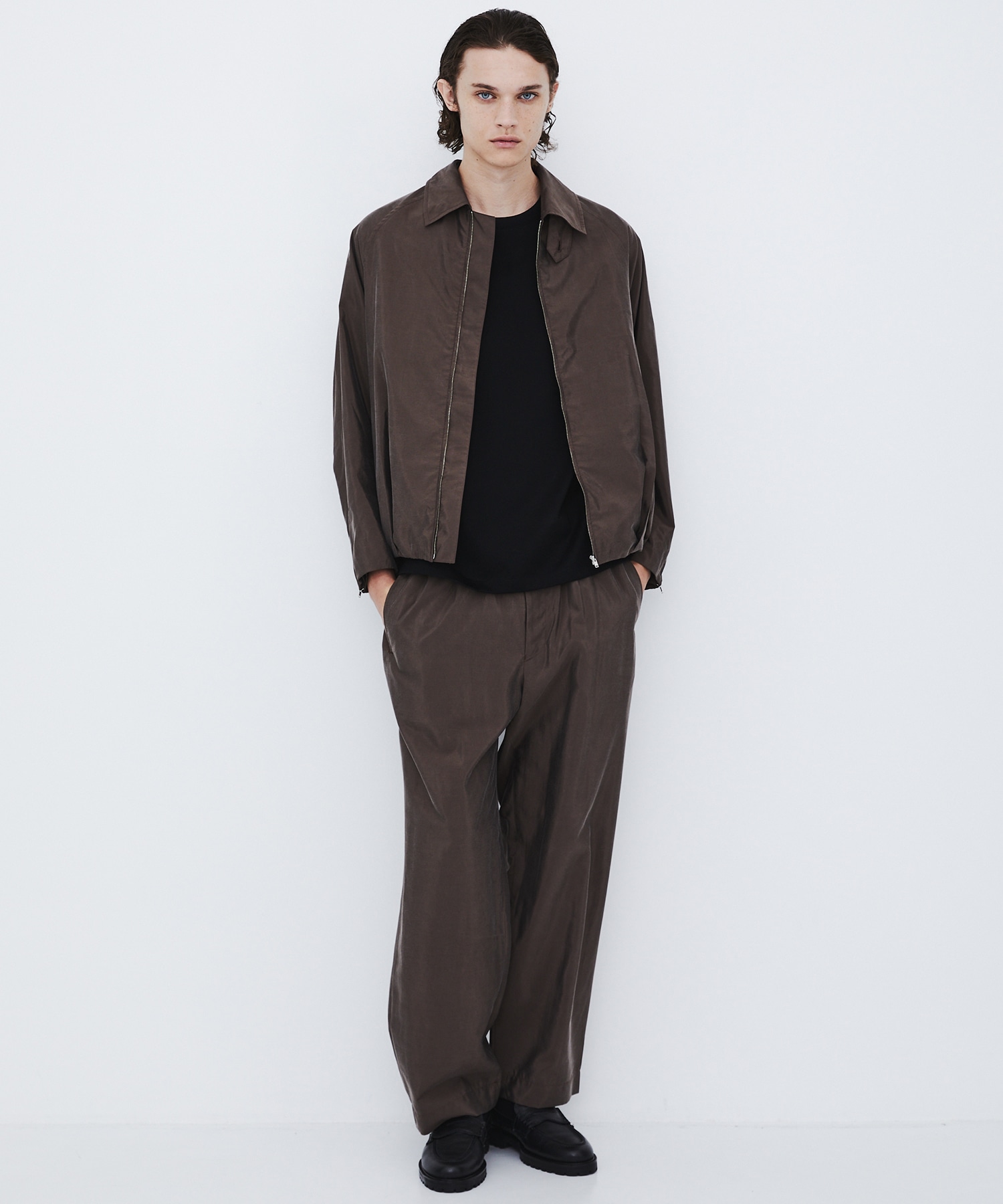 〈数量限定｜サイズ2：残り1点〉SILK NYLON EASY PANTS