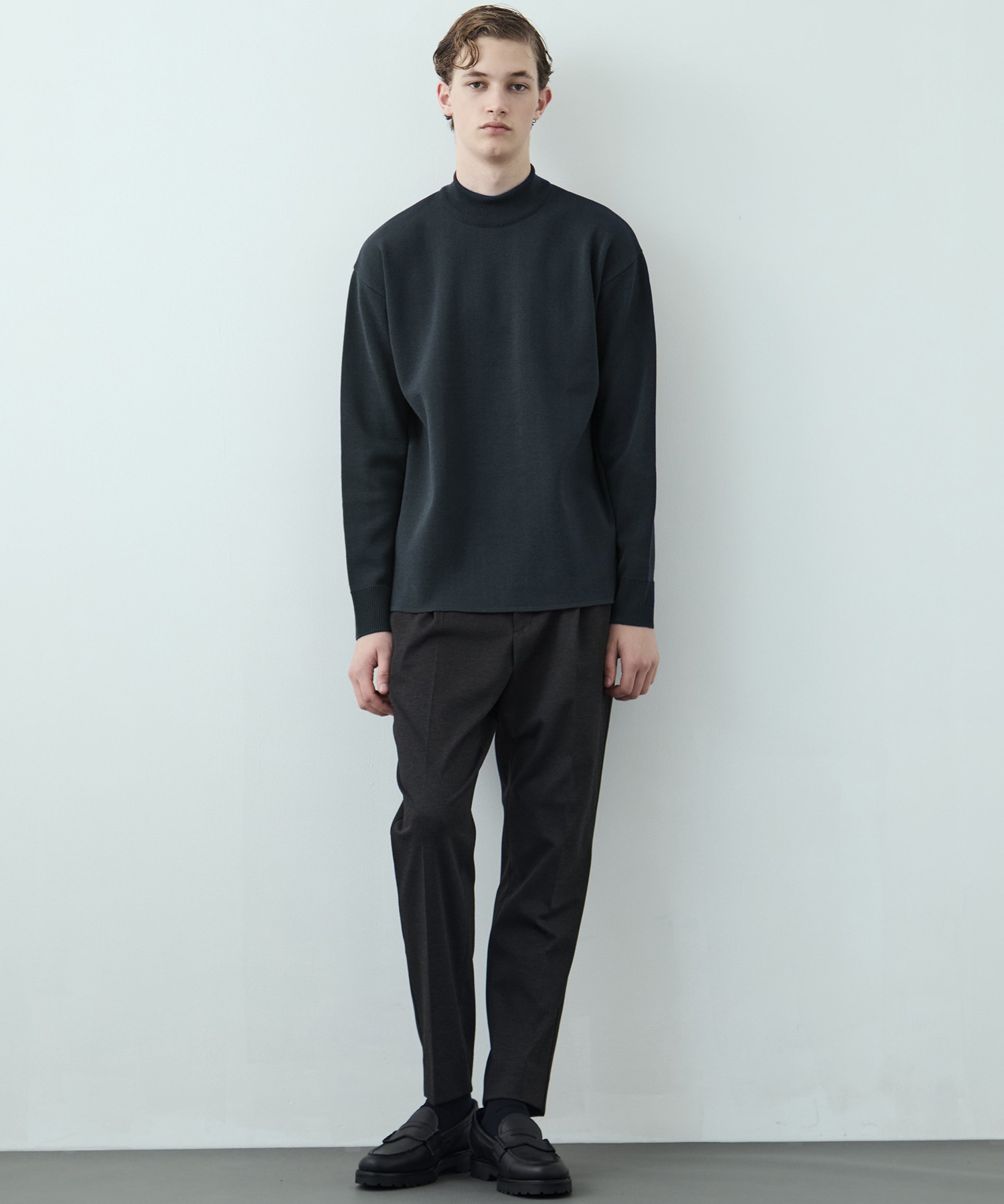 〈WEB限定|先行予約〉SILVER WOOL MOCK NECK KNIT