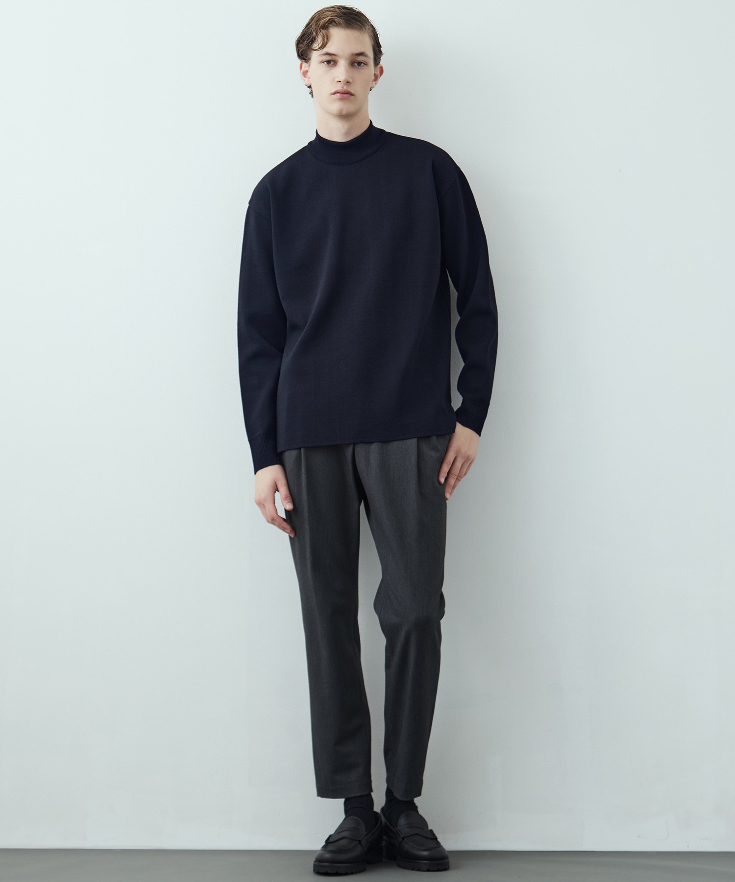 〈WEB限定〉SILVER WOOL MOCK NECK KNIT