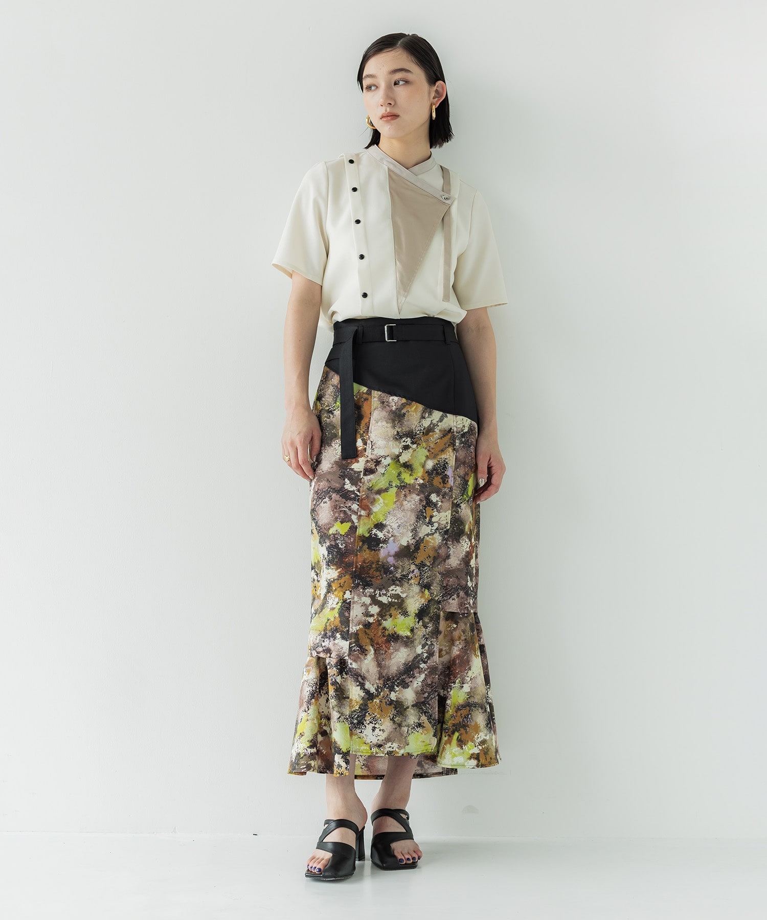 UNITED TOKYO　ユナイテッドトウキョウ　ミネラーアートタイトスカート