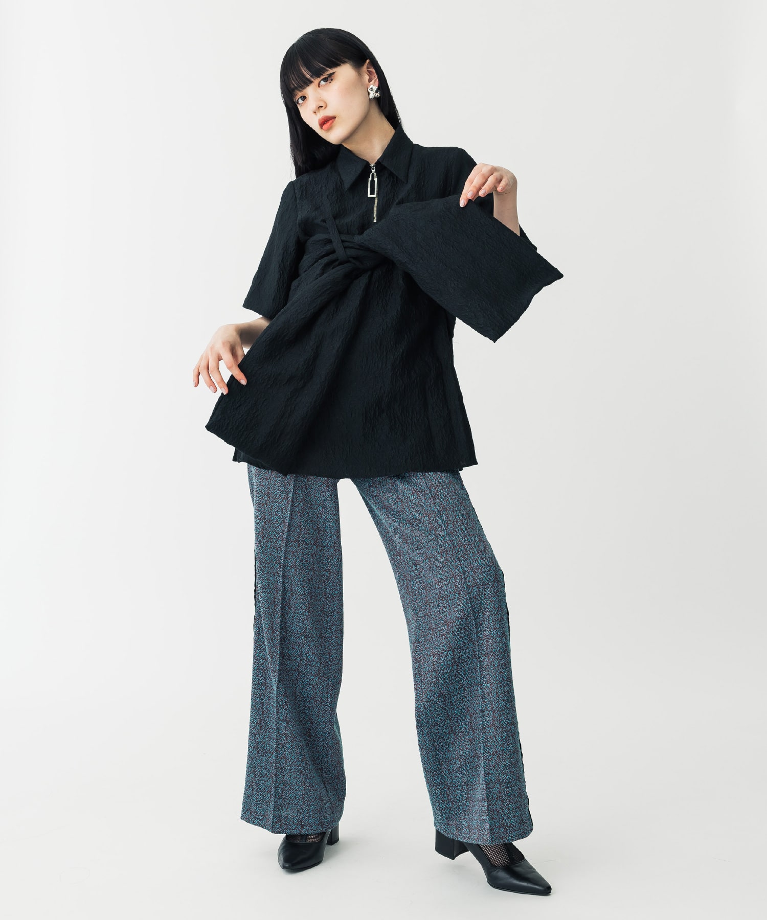 アクセントジャガードリボンブラウス
