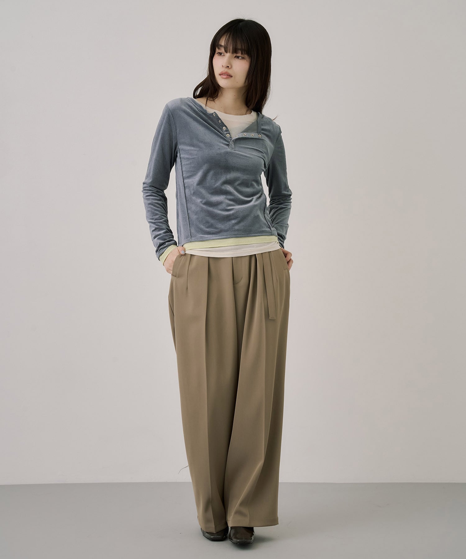 〈残りわずか〉2WAYルーズフィットベロアトップス