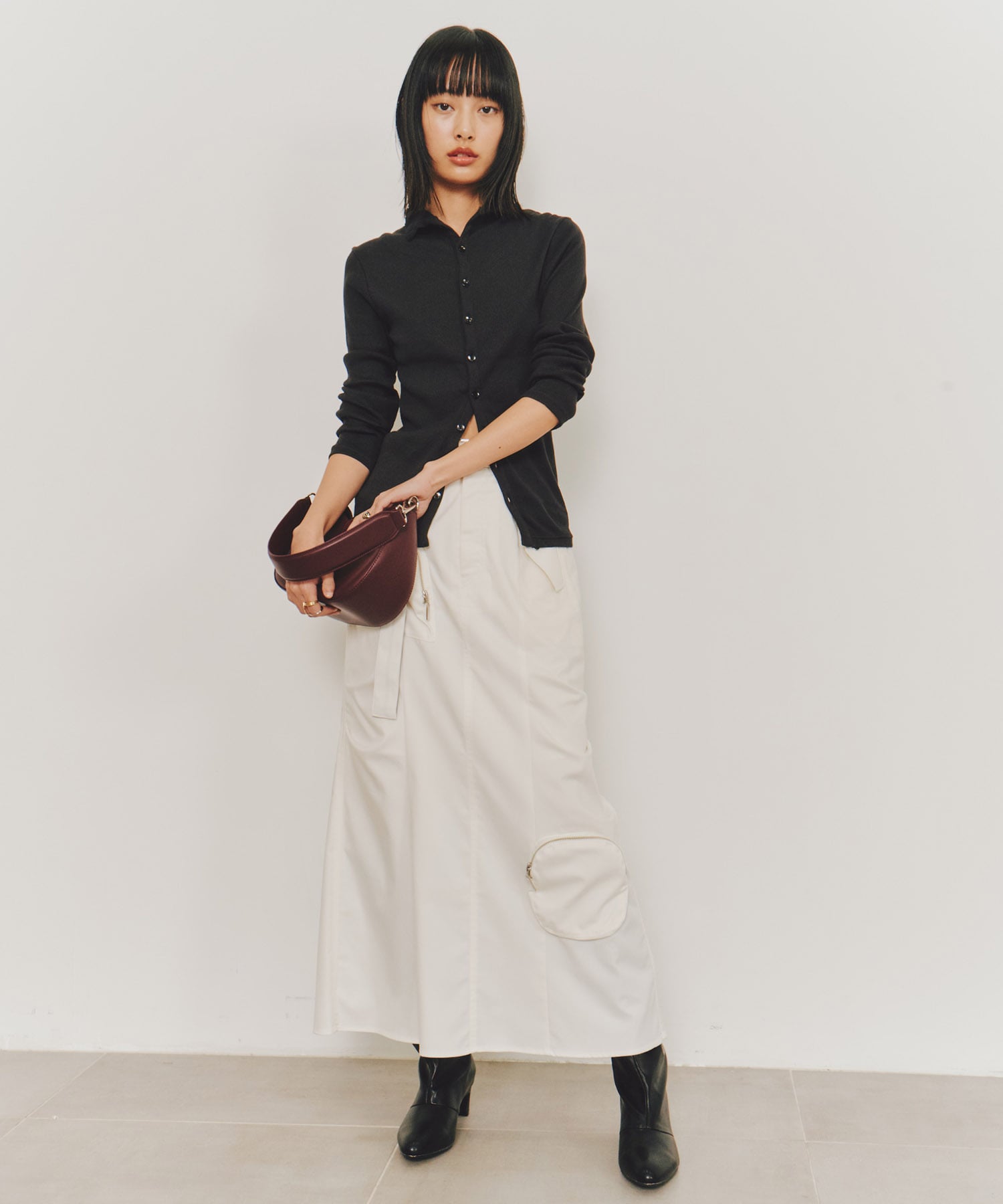 〈残りわずか〉ソフトタッチスリットネックトップス