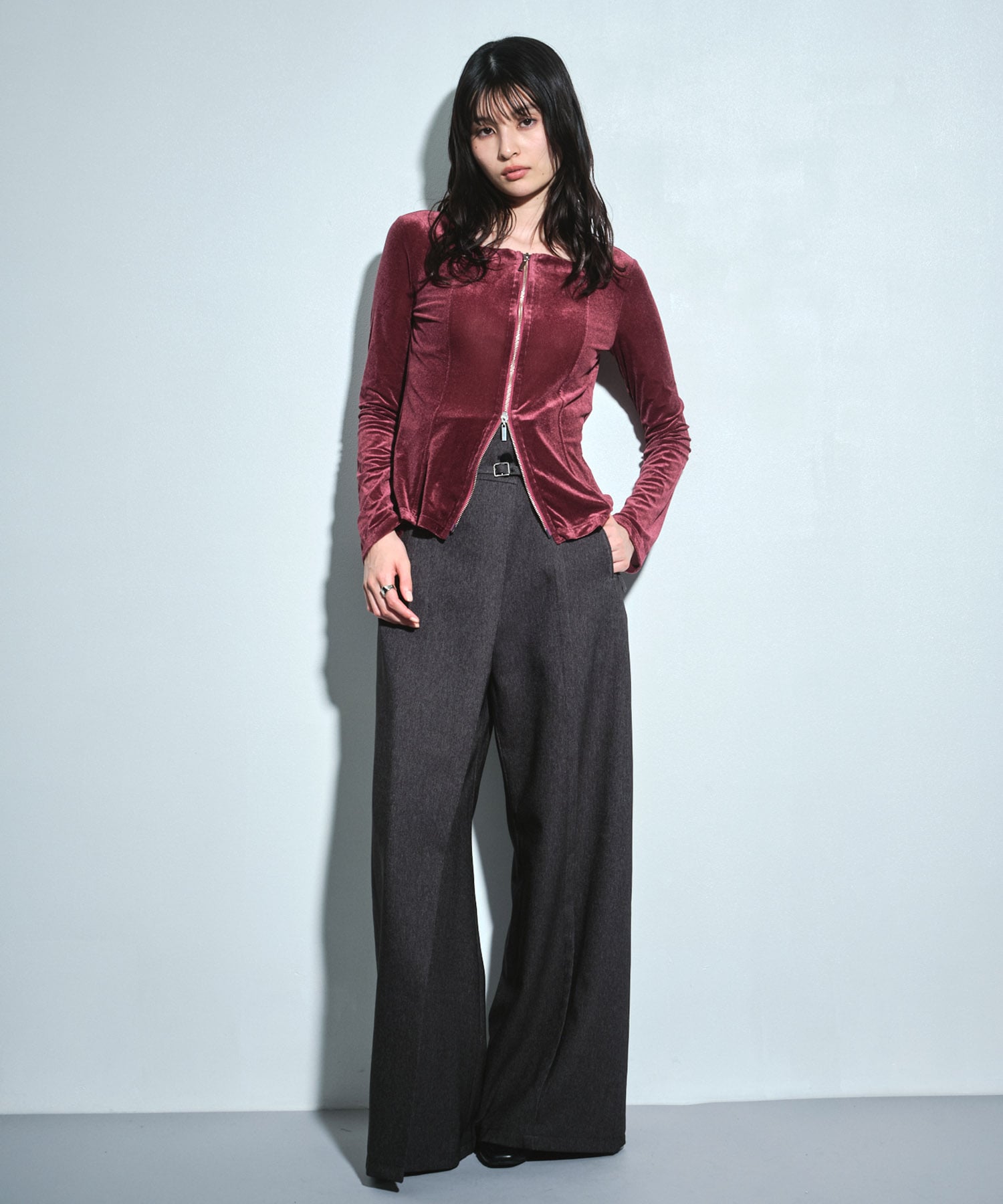 〈残りわずか〉スクエアネックZIPベロアプルオーバー