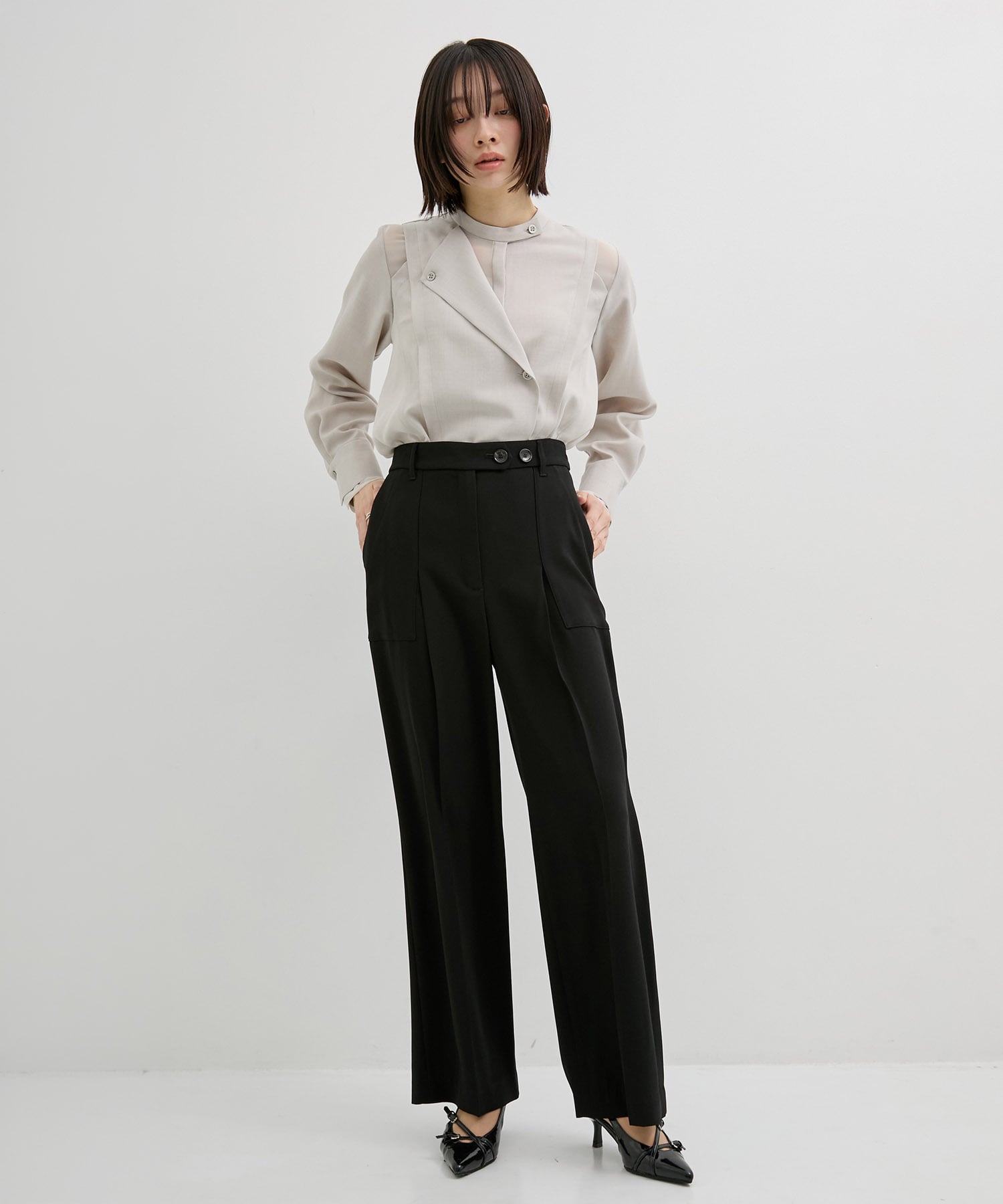 バックサテンベイカーパンツ