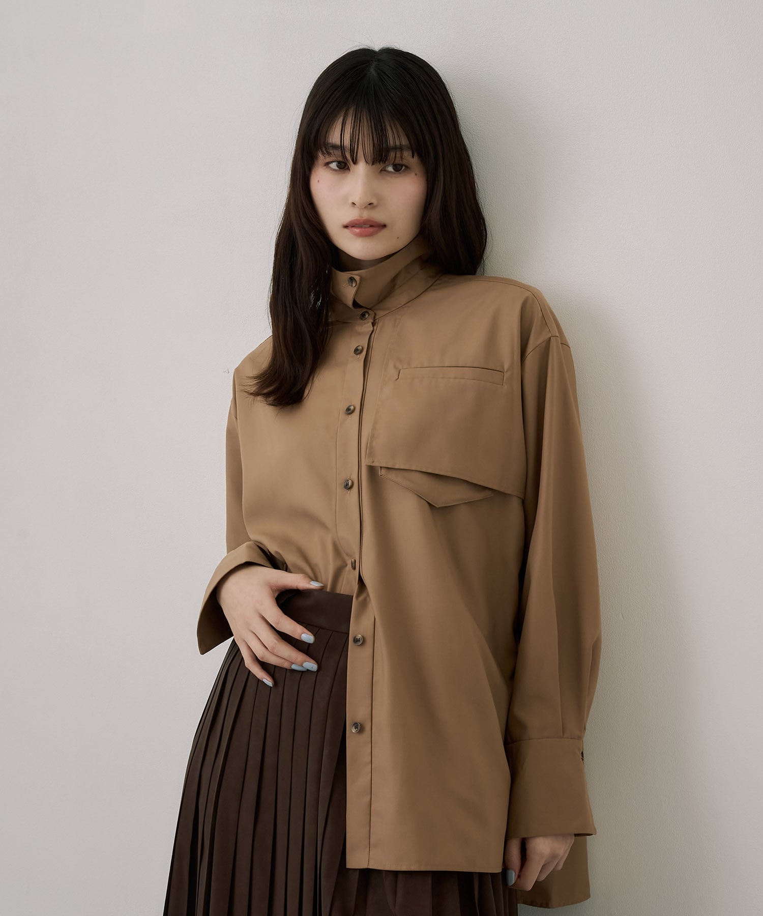 スタンドカラーバックボタンシャツ