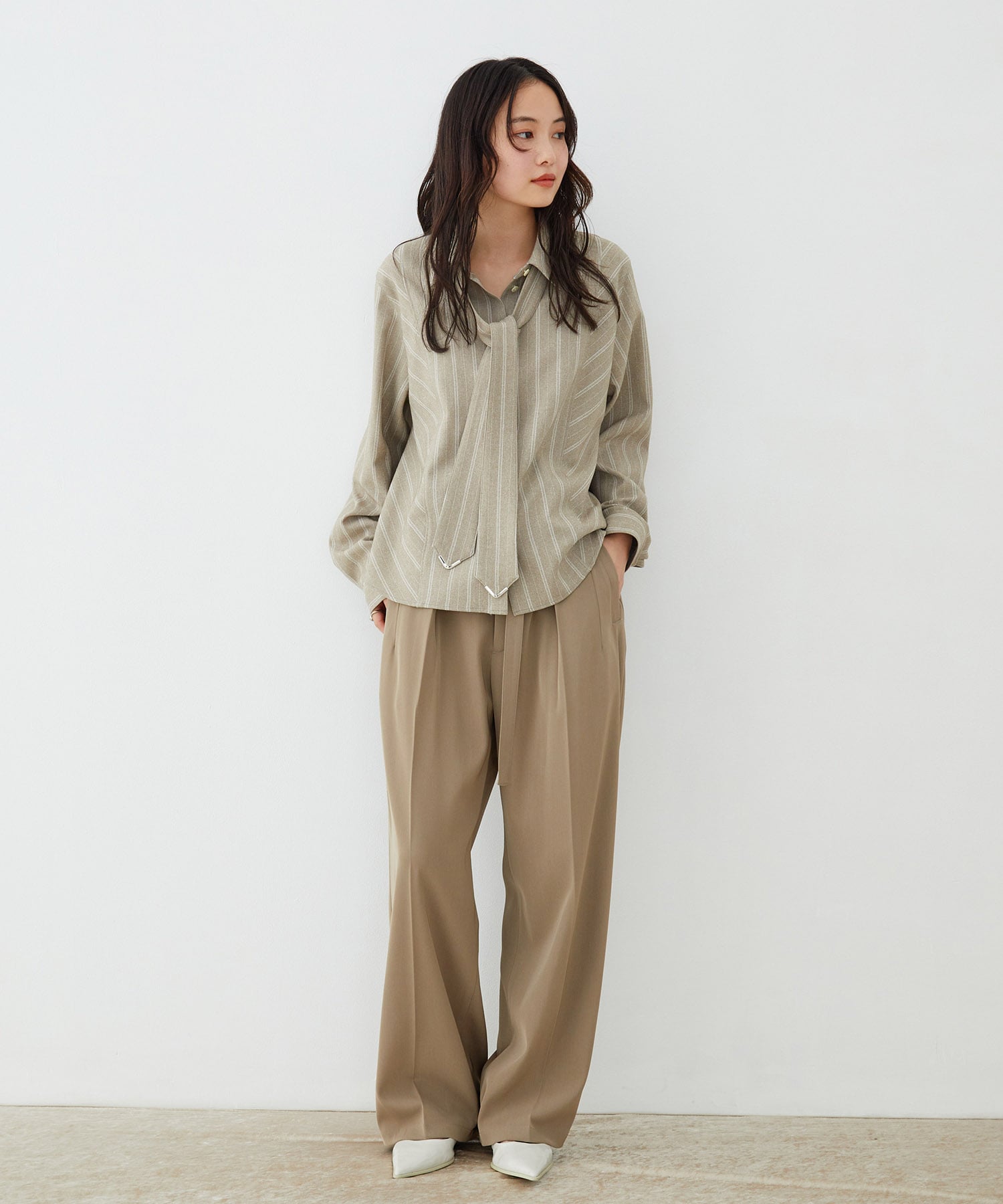 コーナーチップボウタイシャツ