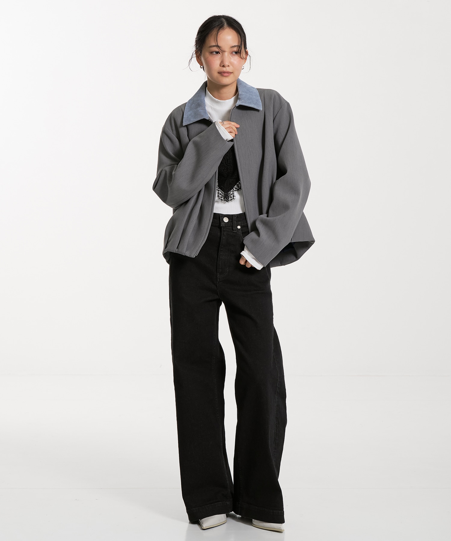 〈即完売につき予約25点追加〉【WEB限定カラー】バックベルトタックブルゾン