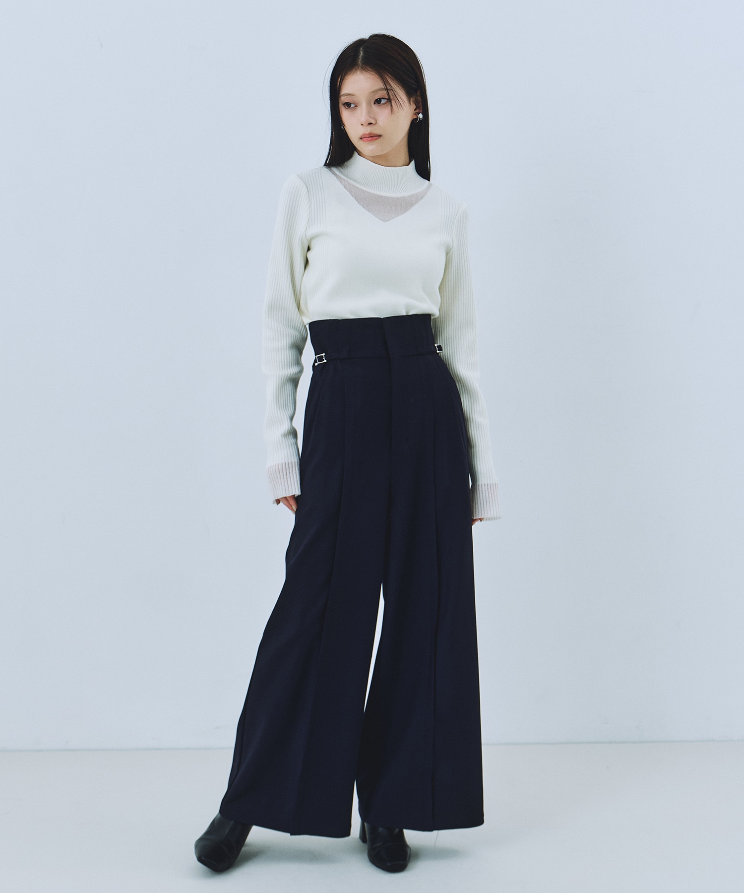 サイドベルトワイドパンツ