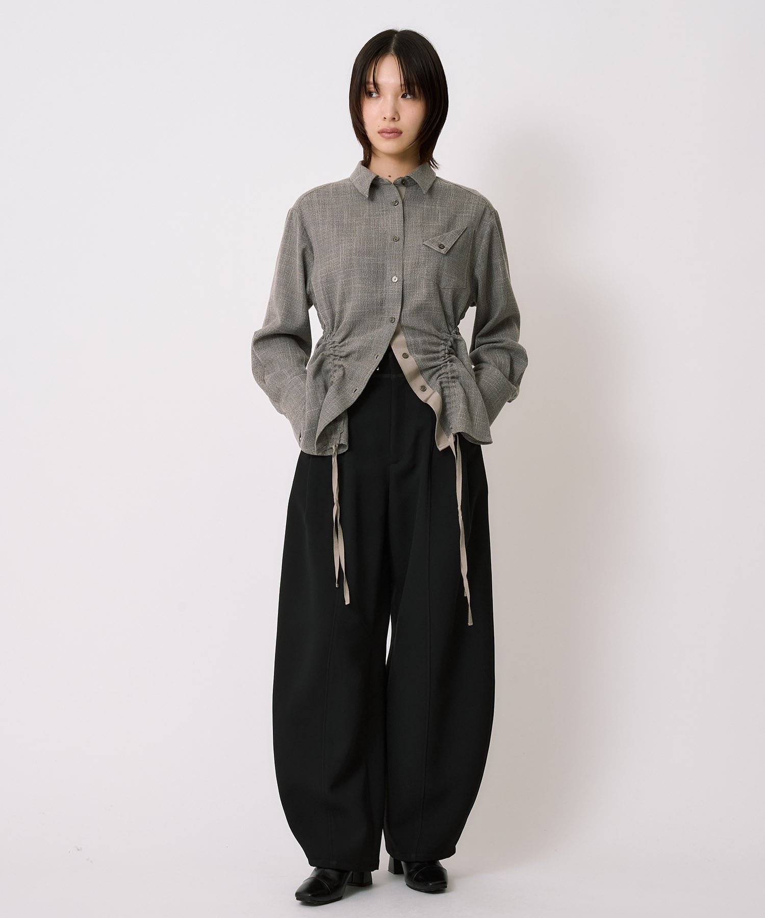 ドロストペプラムシャツ