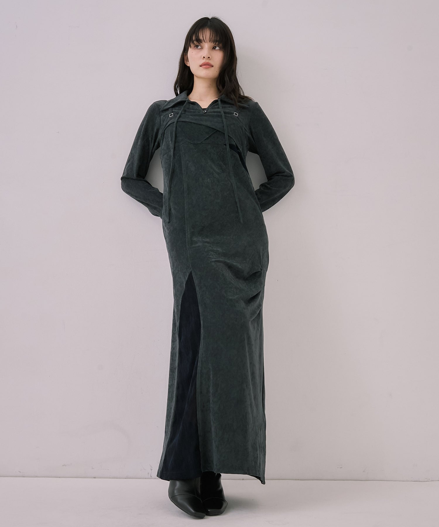 スリットネックベロアシャツ