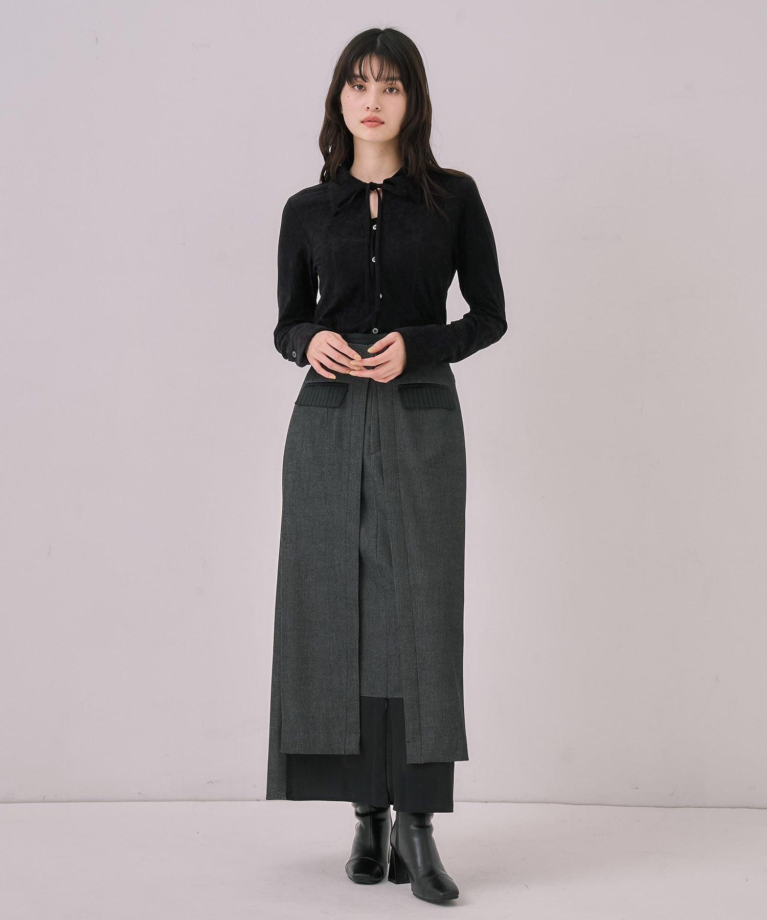 スリットネックベロアシャツ