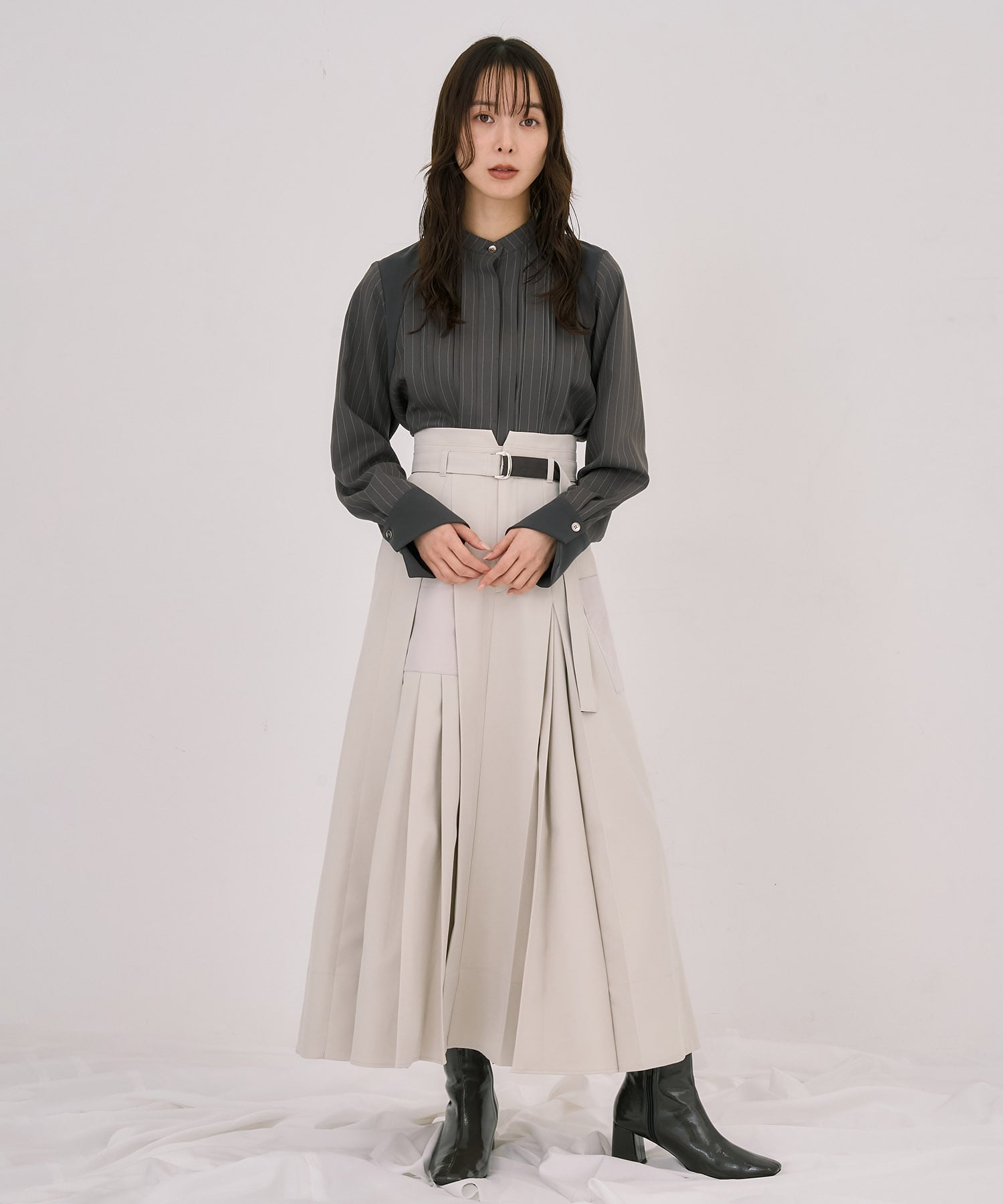 【WEB限定カラー】ピンタックバイカラーブラウス