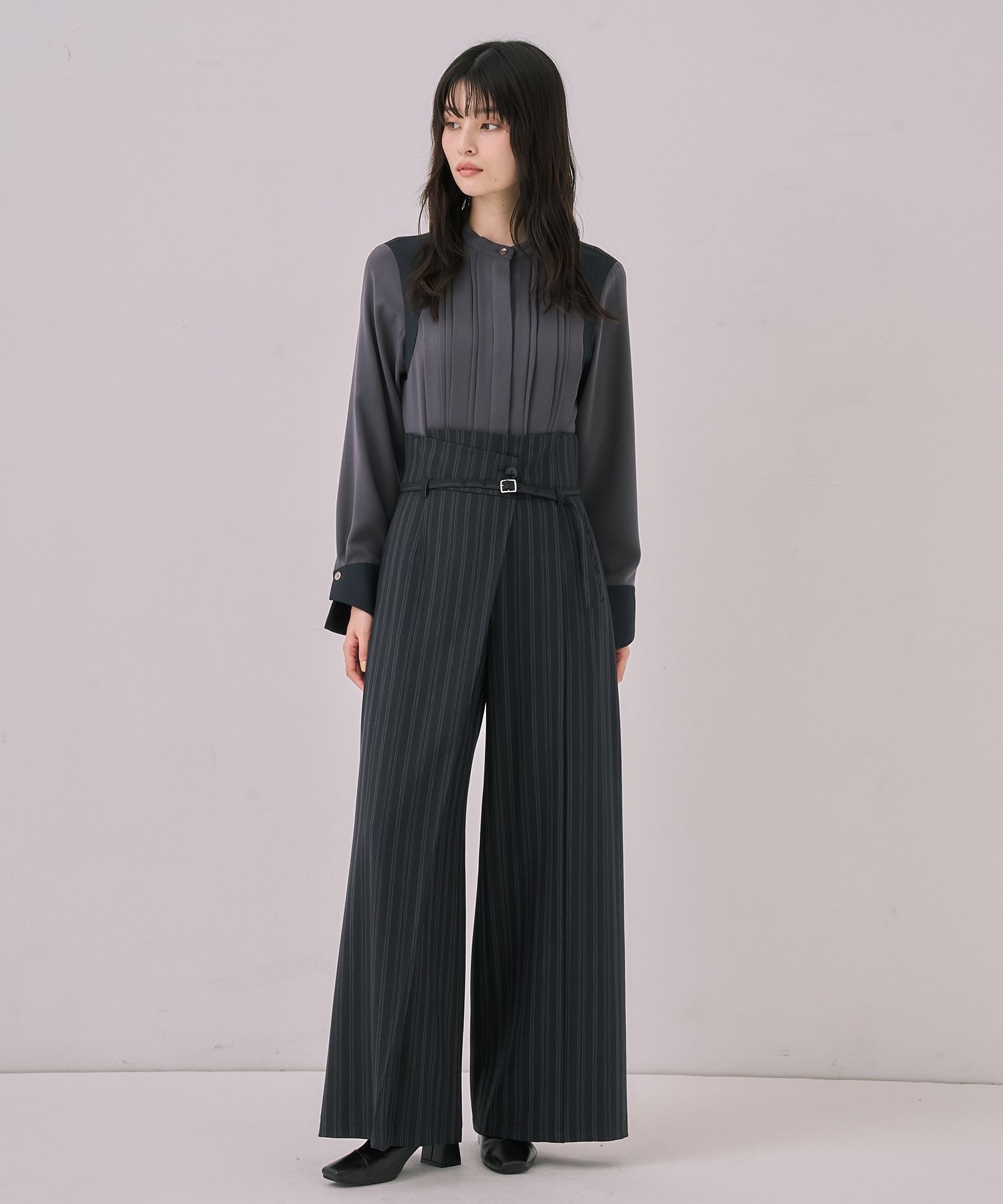 【WEB先行発売】ピンタックバイカラーブラウス