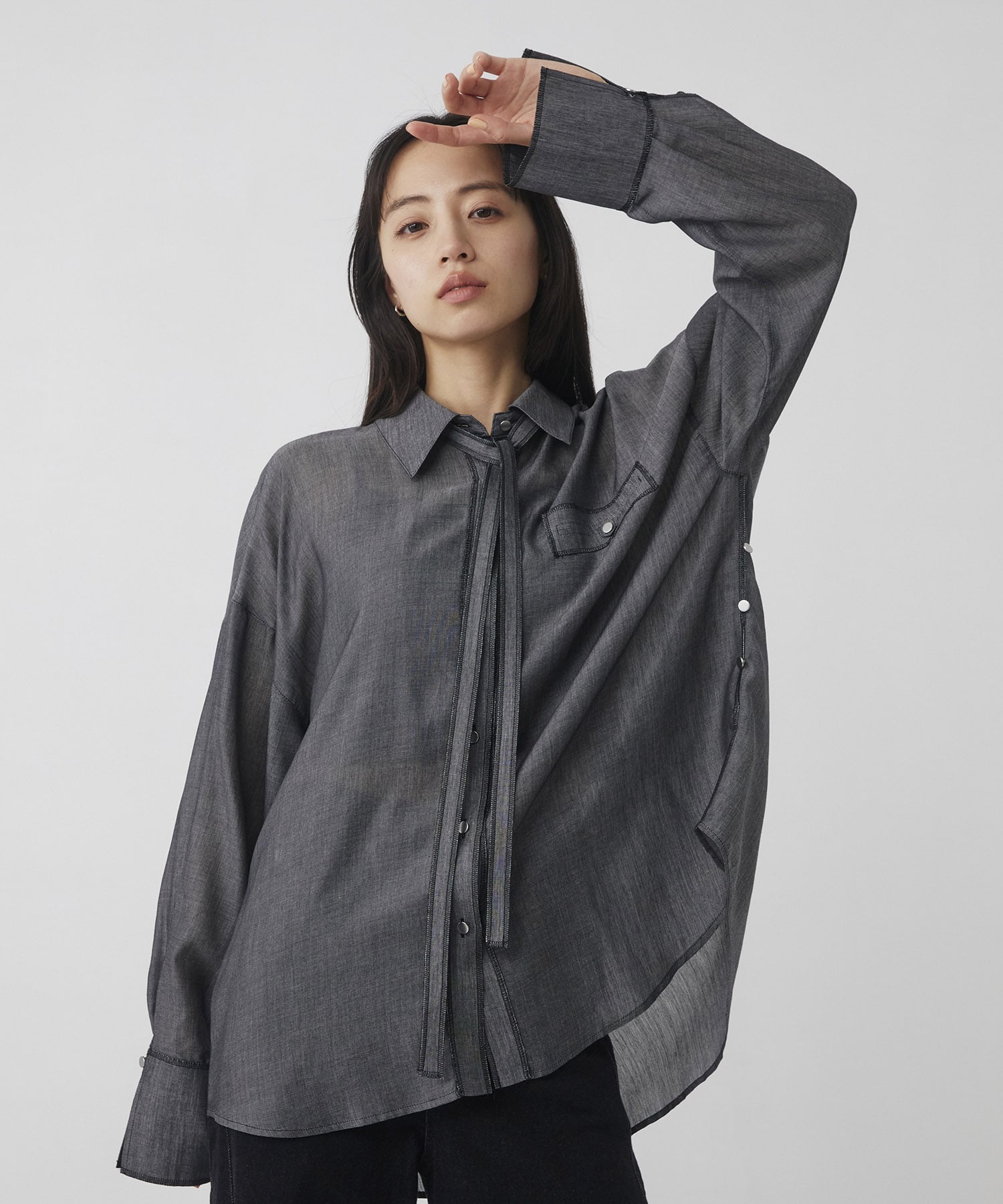 シアーデニムトリムシャツ